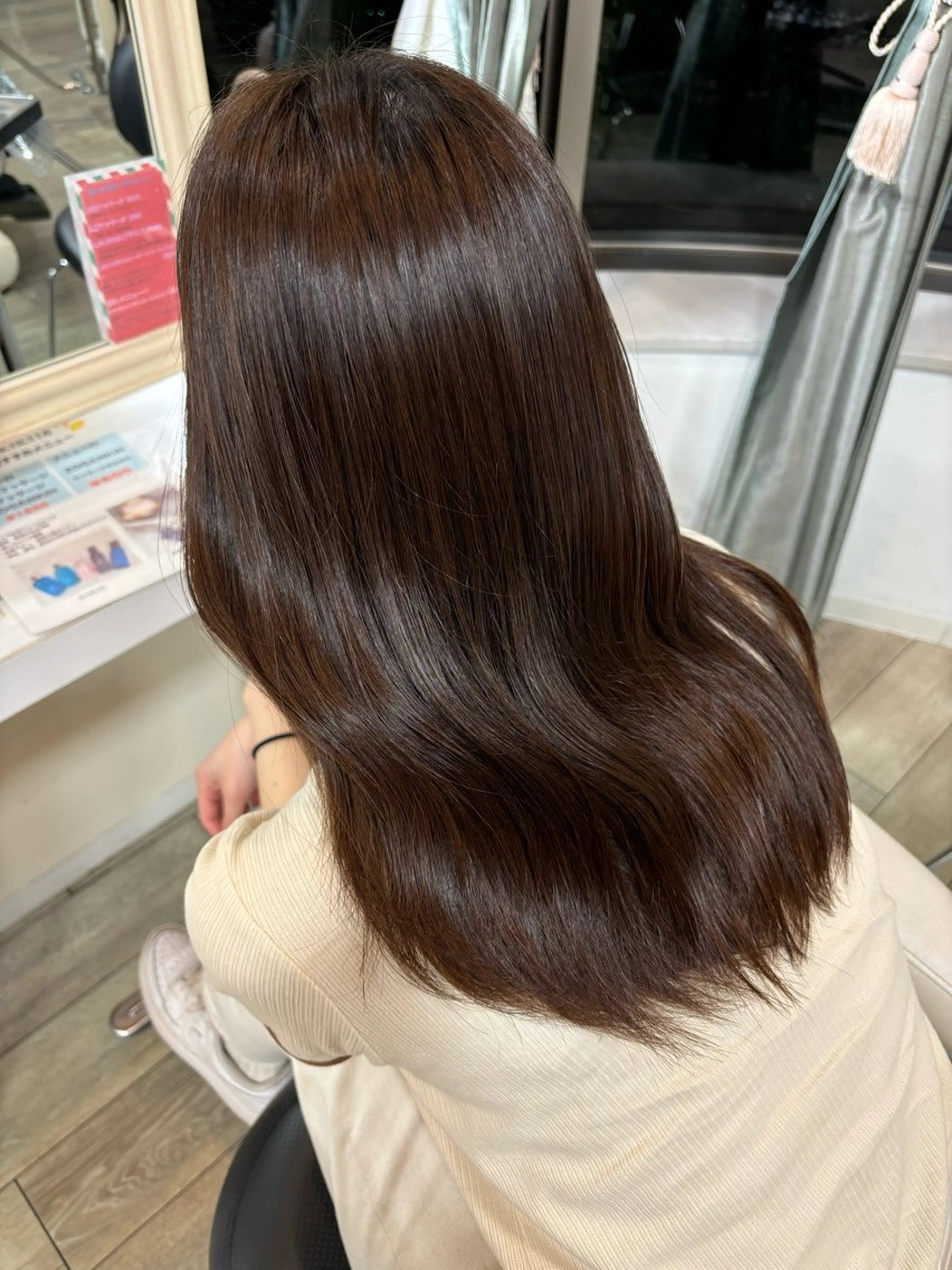 セミロング カラー さとう さくらのヘアスタイル