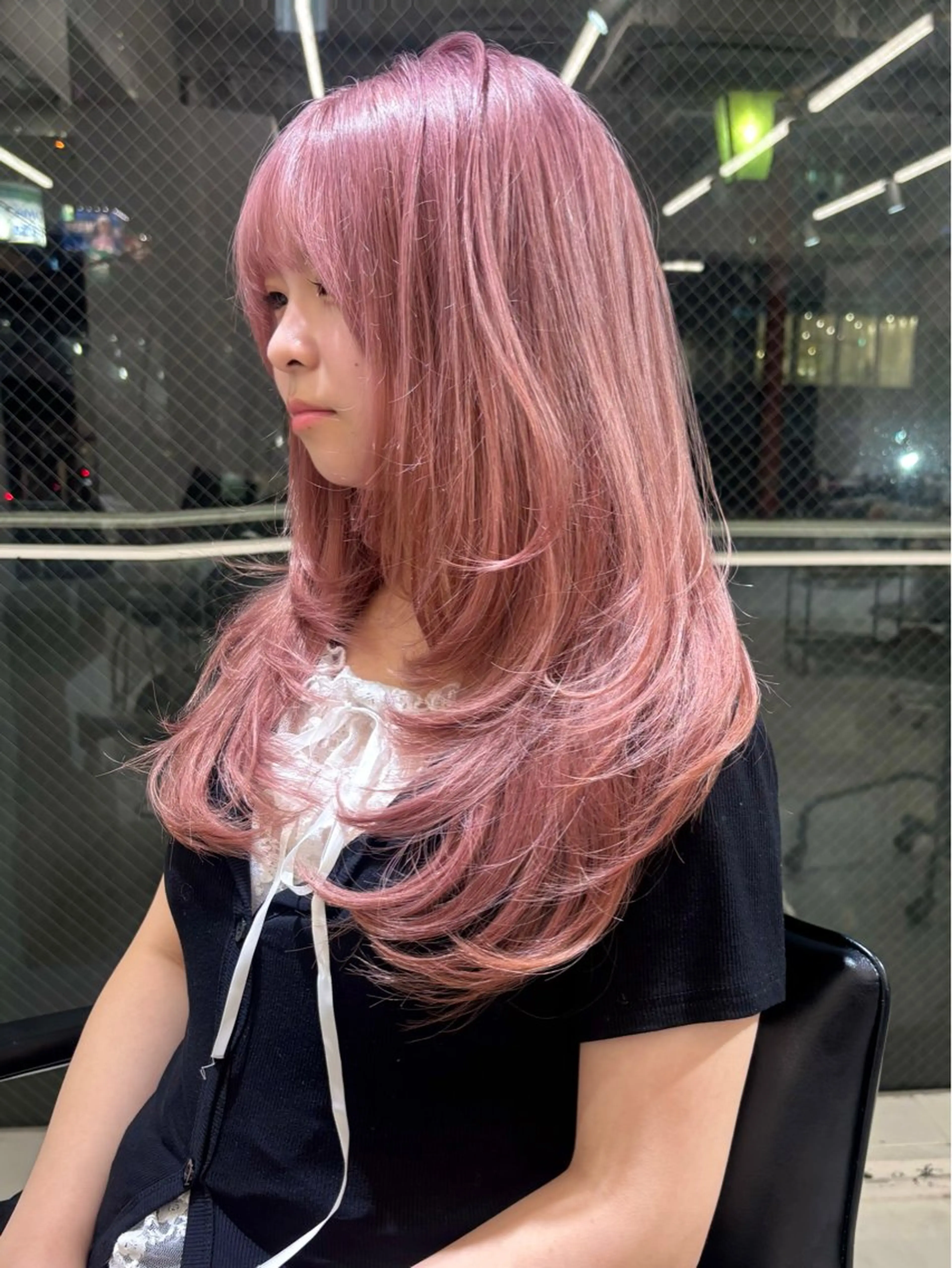 盛れる顔周りcut＋ケアブリーチ2回＋ケアカラー＋高保湿2stepトリートメント ロング料金なしの写真