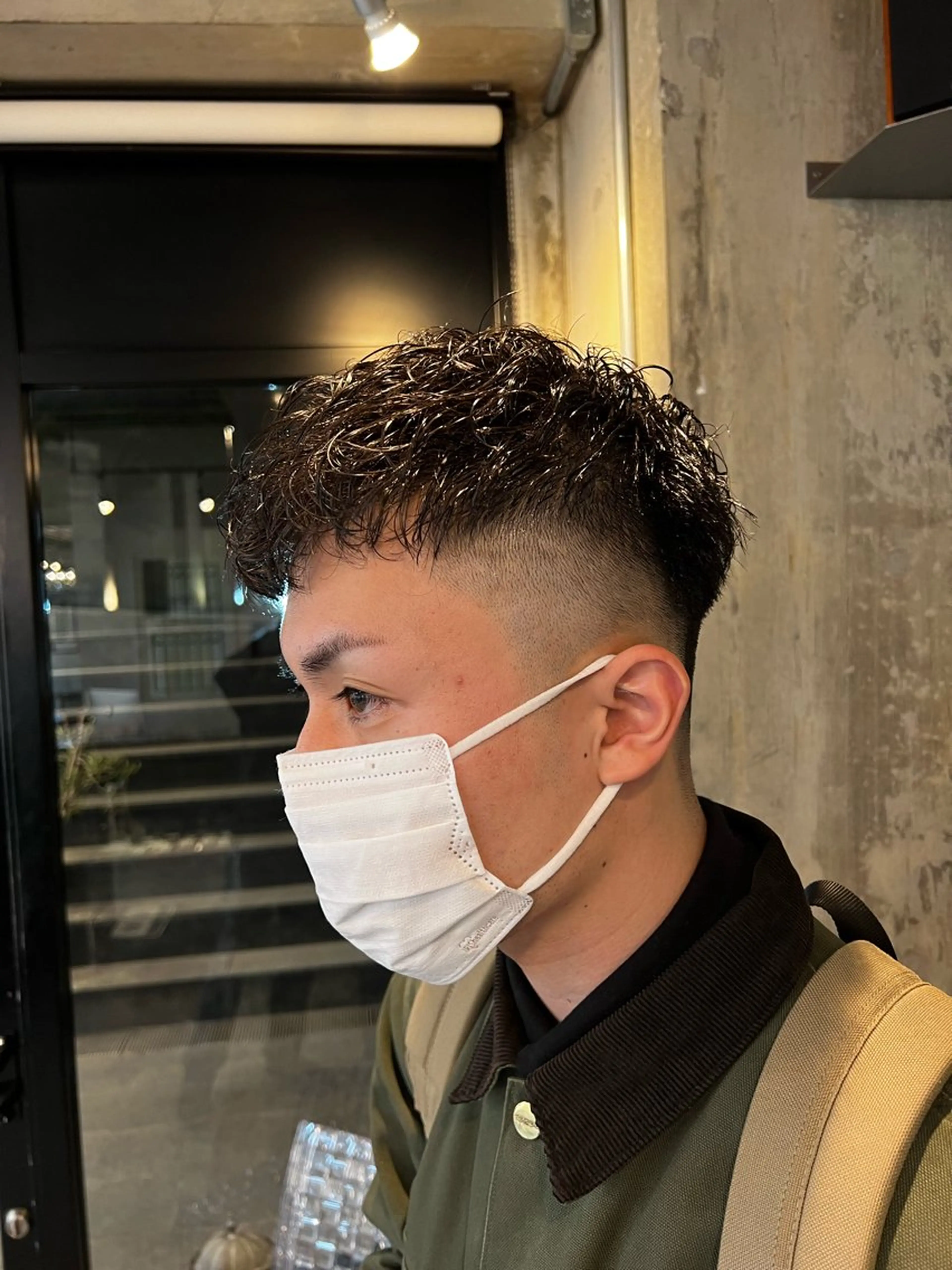 メンズ カット ハイライト白髪ぼかし メンズパーマ渋谷のヘアスタイル