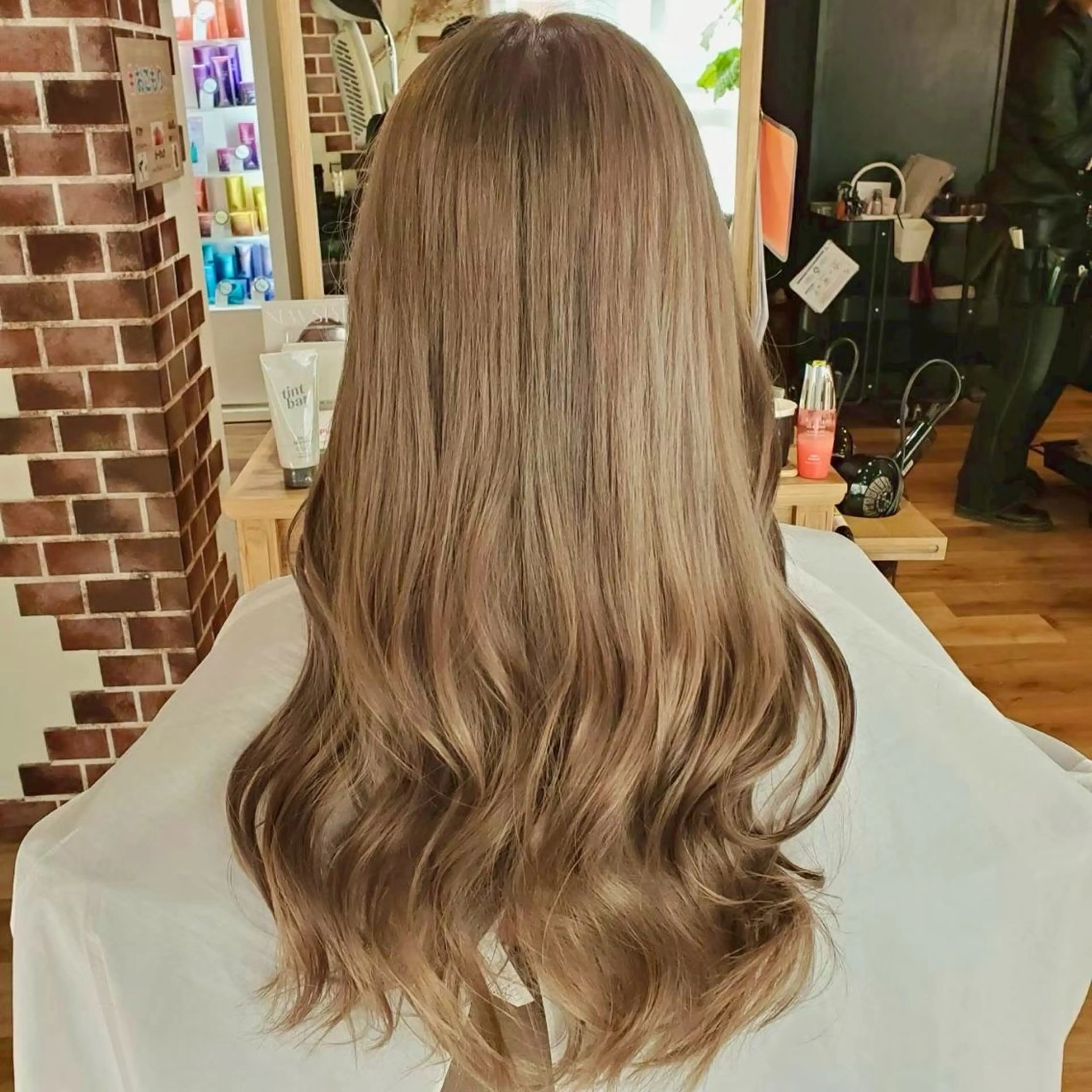 カラー 岡北 さくらのヘアスタイル