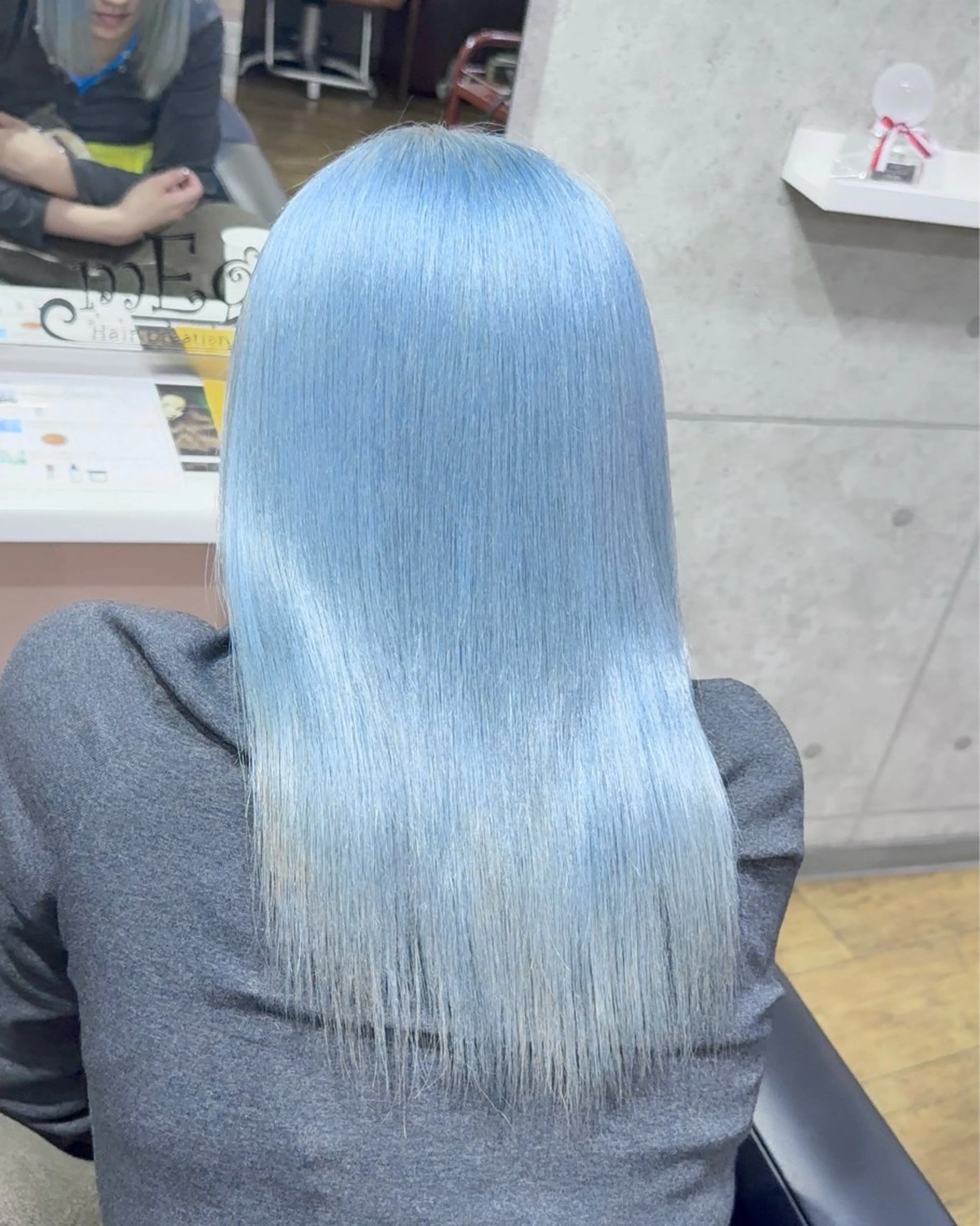 セミロング カラー カット ヘアカラー トリートメント mEg hair creation川崎矢向店所属・レイヤー/ブリーチ/ 艶カラー/アトムのヘアスタイル