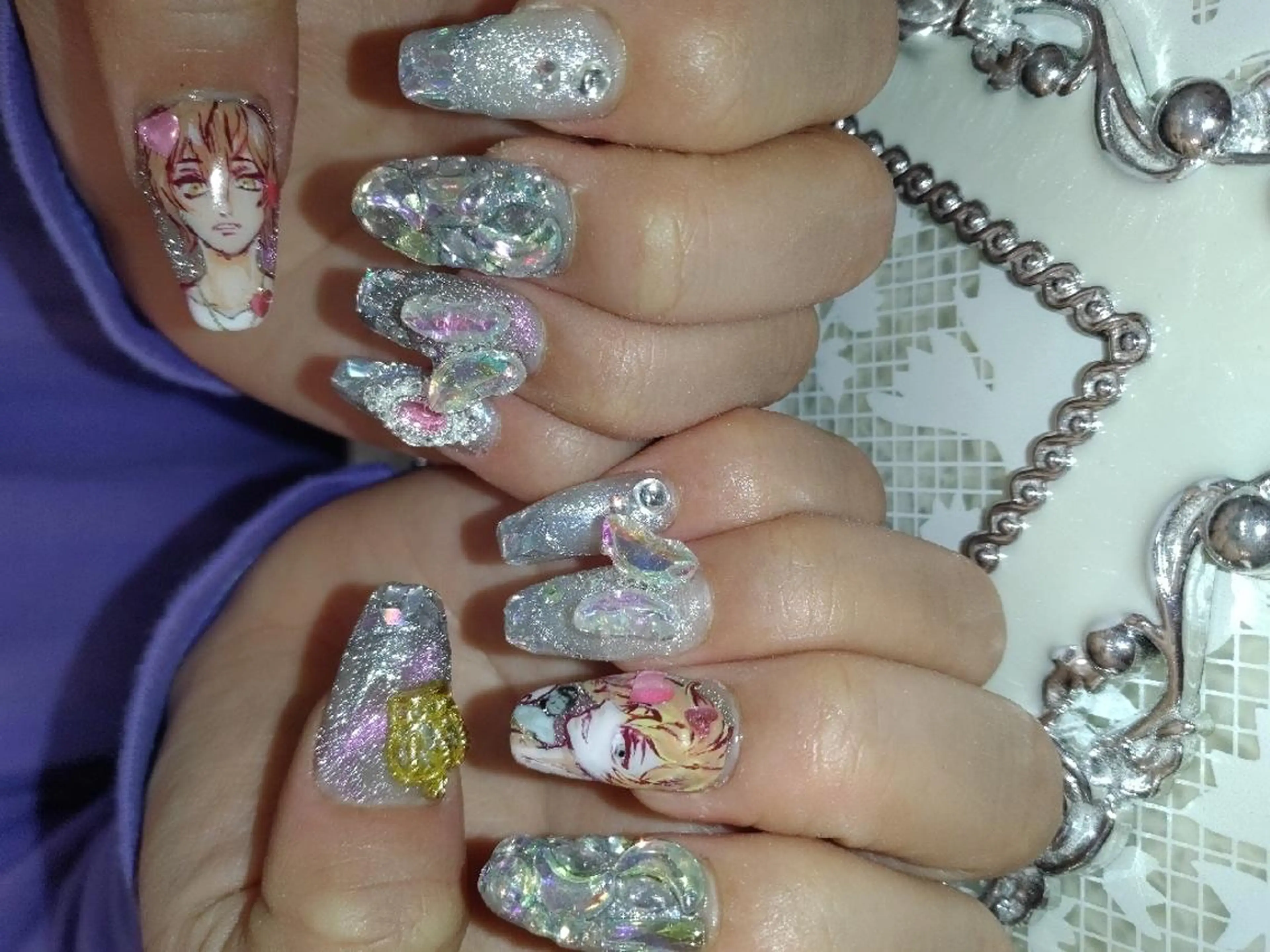 ネイル エステとネイル ローズコンフォートのネイルデザイン