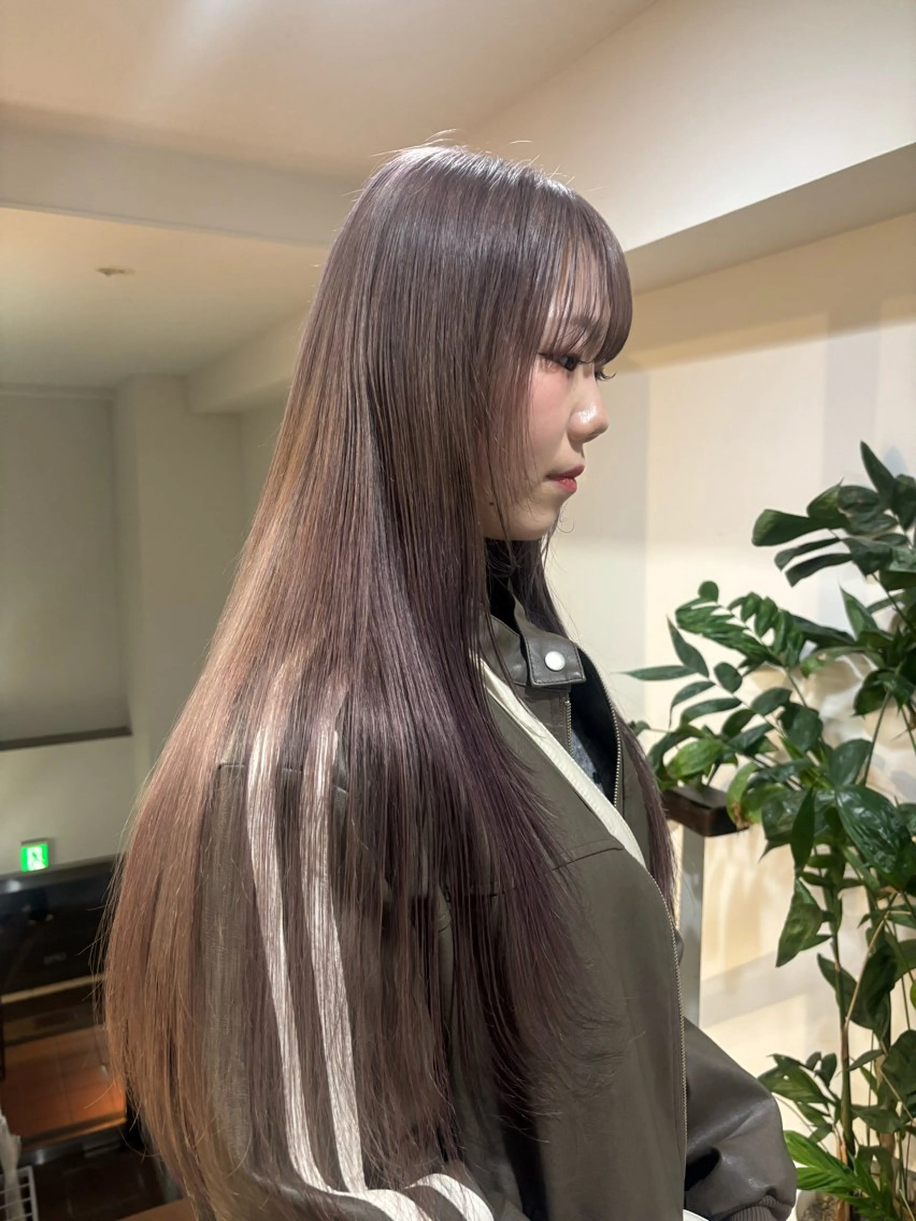 《 💡4/18 20時~ 限定 》レディース1名様✩*.ﾟブリーチリタッチ＋カラー‎ 🎀🎀の写真