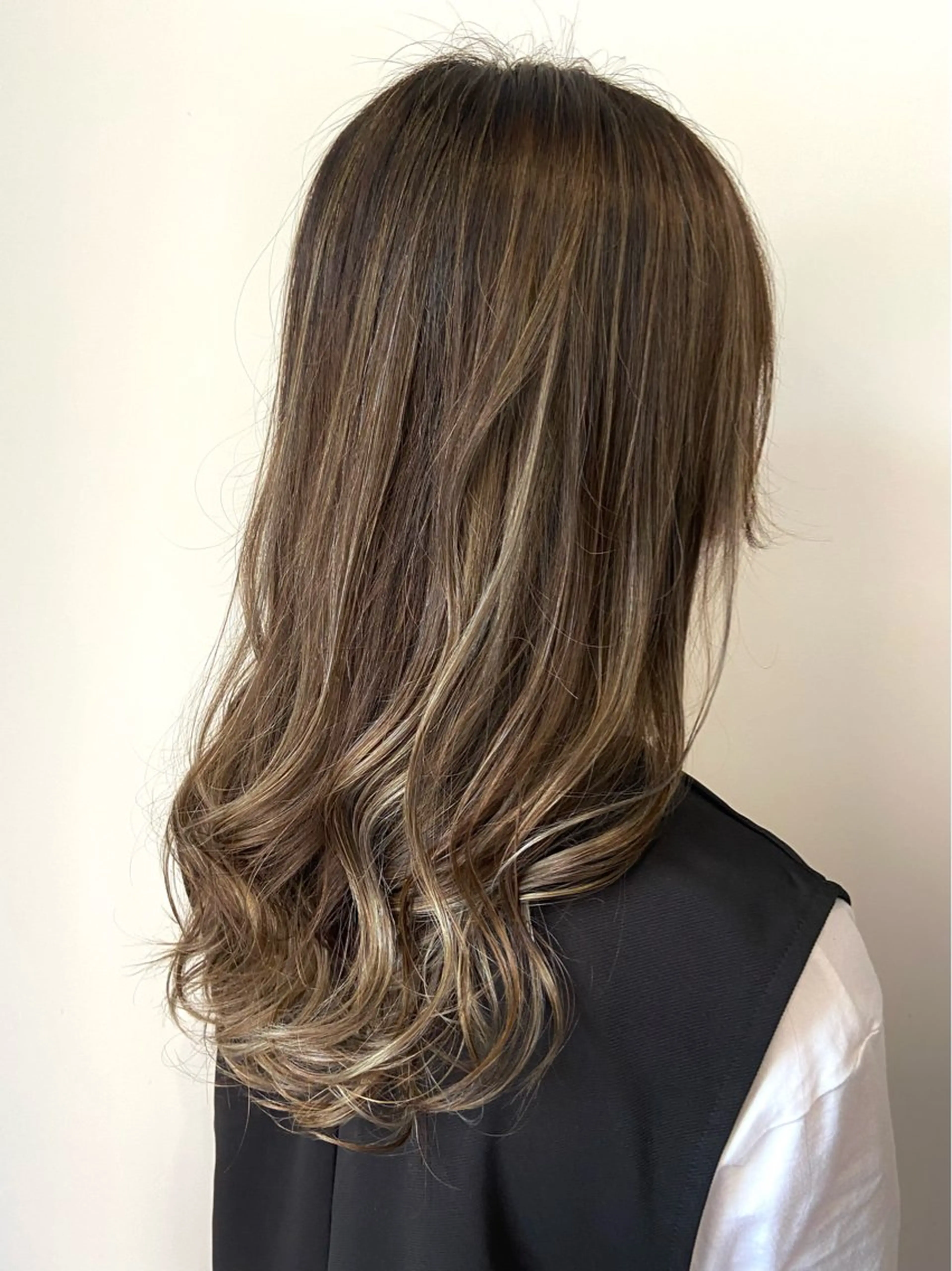 セミロング カラー ハイライトカラー ハイライト 鳥本かりん ／メンズモデル募集のヘアスタイル