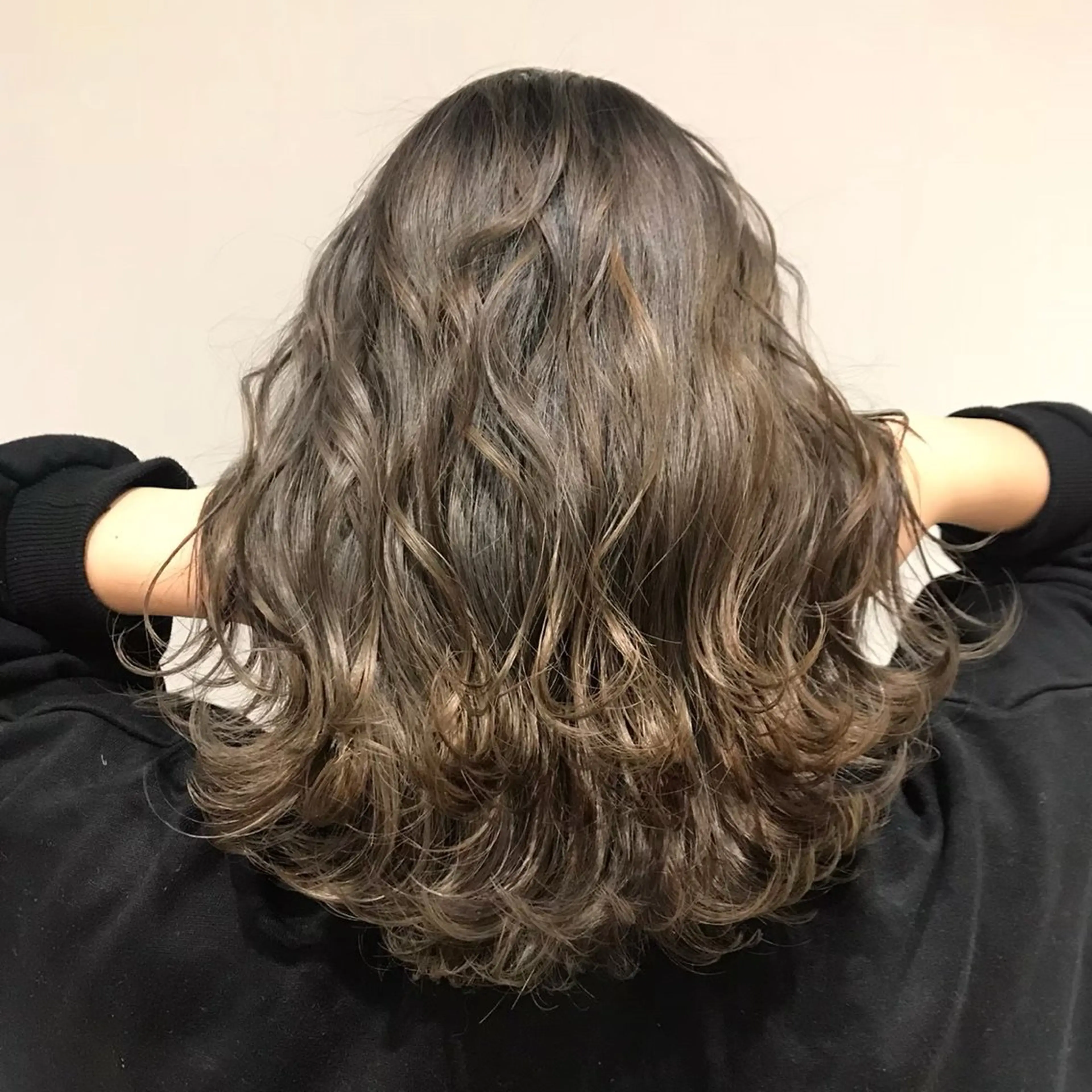 ロング カラー アッシュ 堀本 紗由美のヘアスタイル