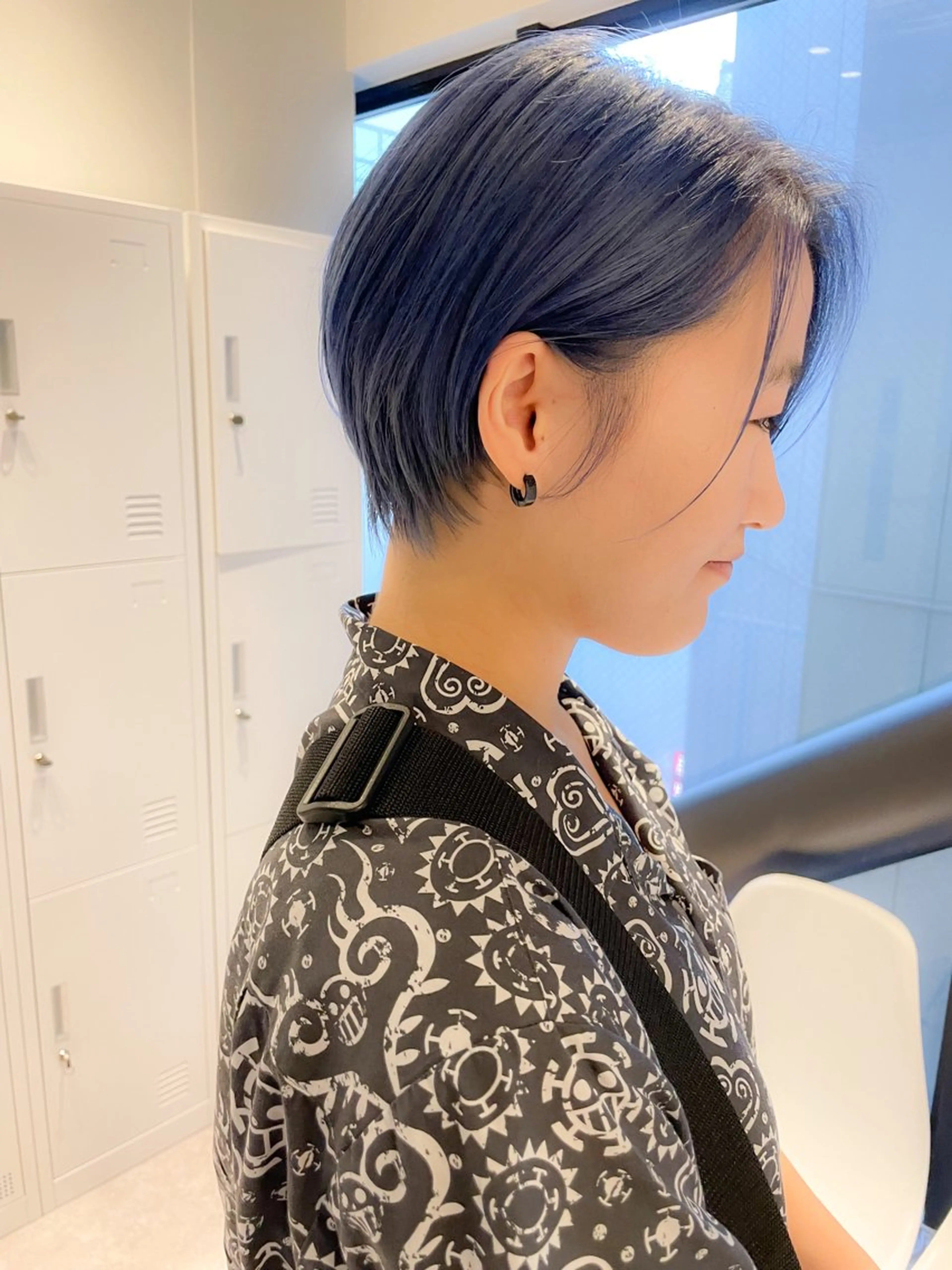 ショート カラー ブルーカラー ブルーバイオレット バイオレットカラー ショートヘア ヘアカラー トリートメント ✨ブリーチなし透明感 池袋　水野のヘアスタイル
