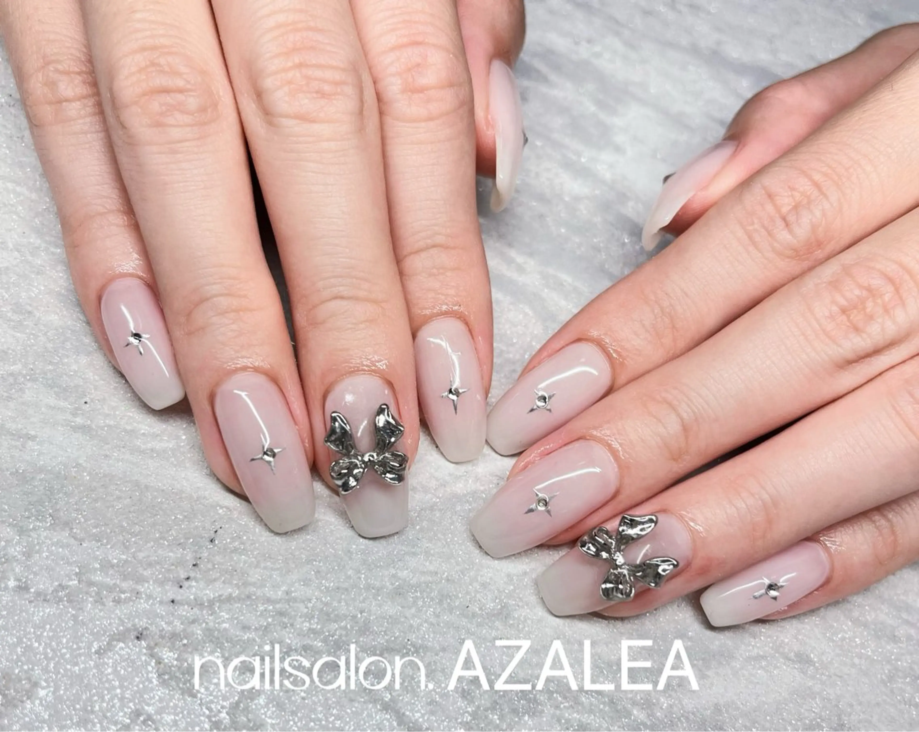 ネイル リボン シルバー R inのネイルデザイン