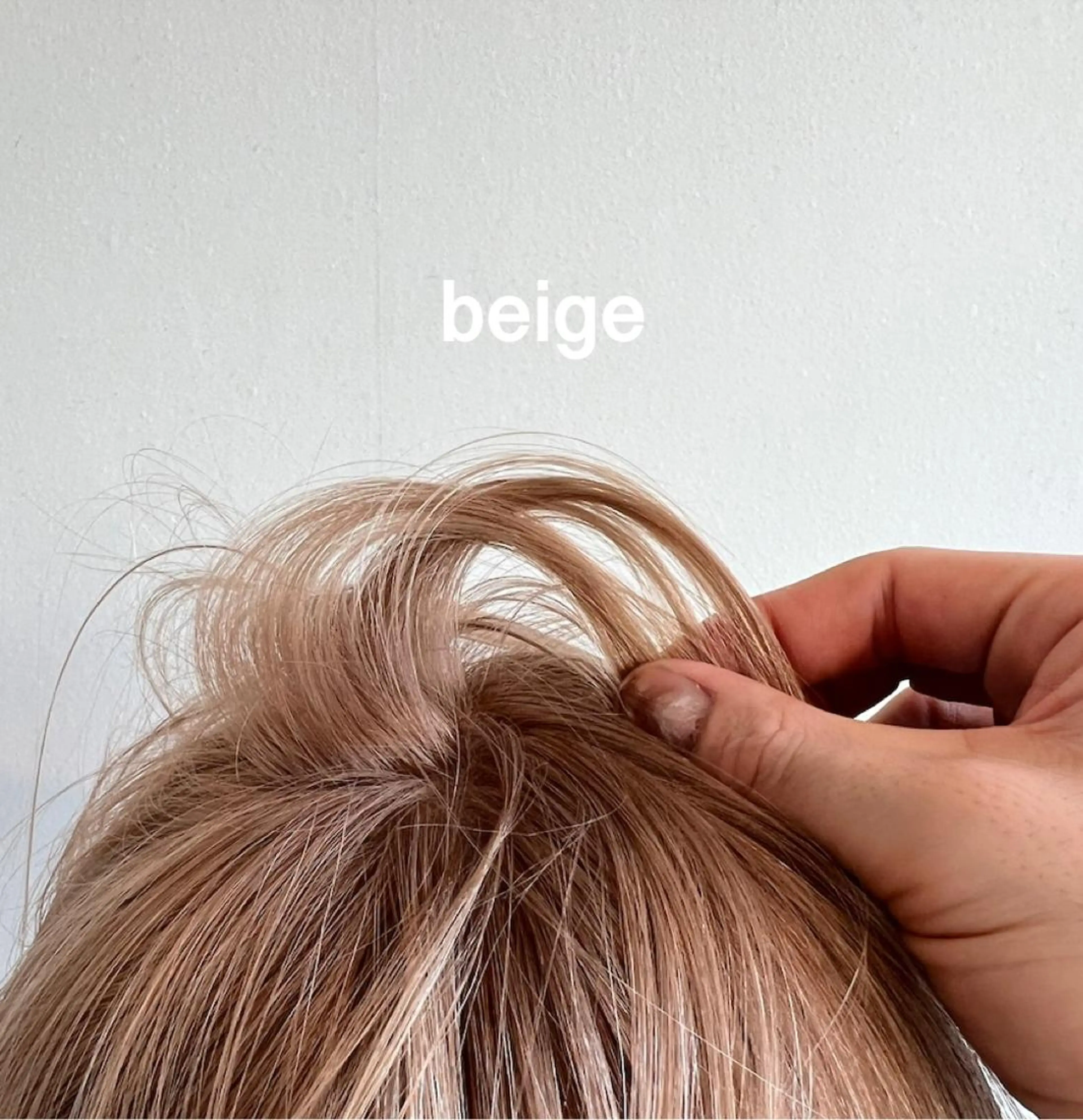 ミディアム カラー ベージュカラー ブリーチ ミルクティーベージュ ヘアカラー ナチュラルなショート 北本空河のヘアスタイル