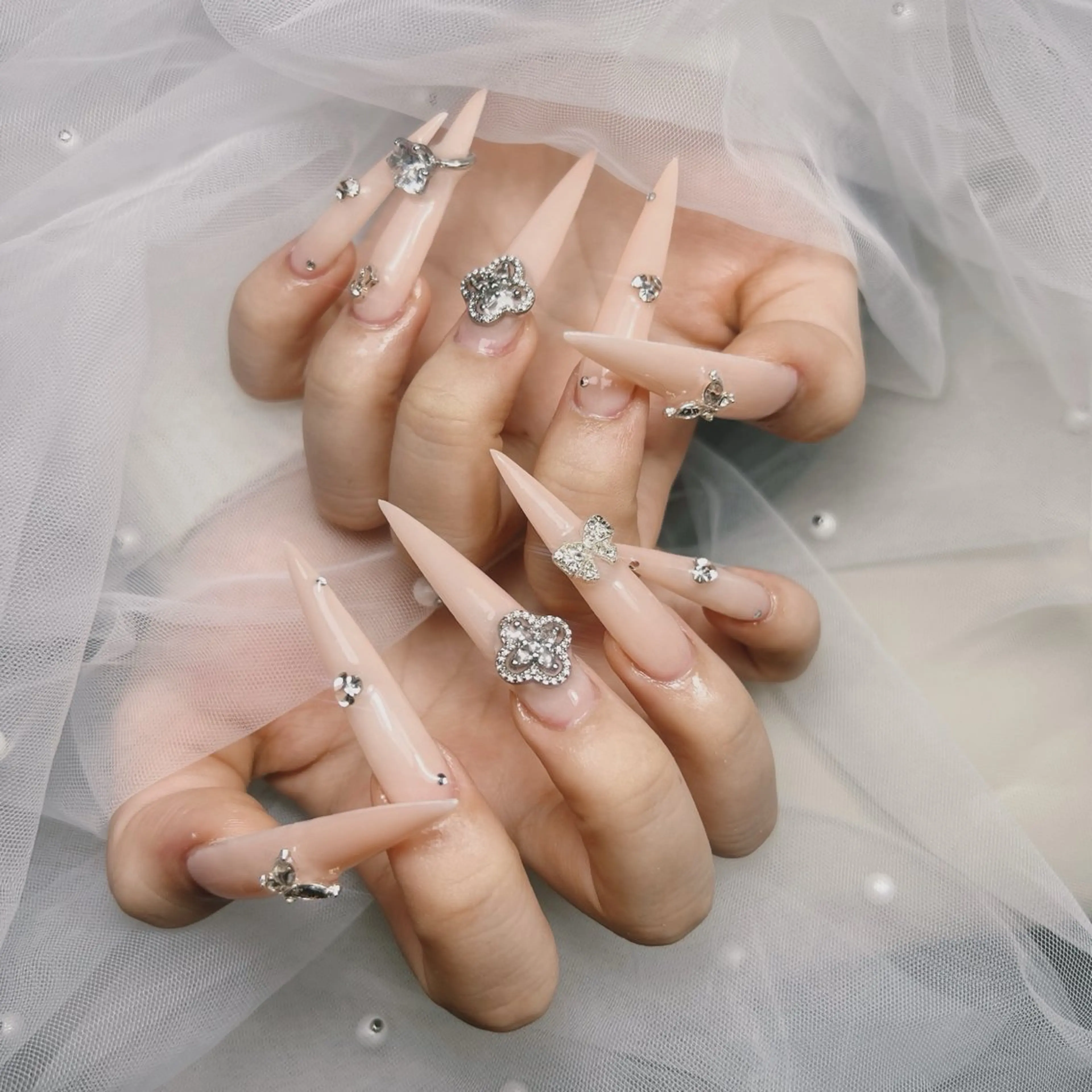 ネイル アートネイル オーロラネイル チークネイル 長さ出し フットネイル Noiranail_ studio川越西口のネイルデザイン