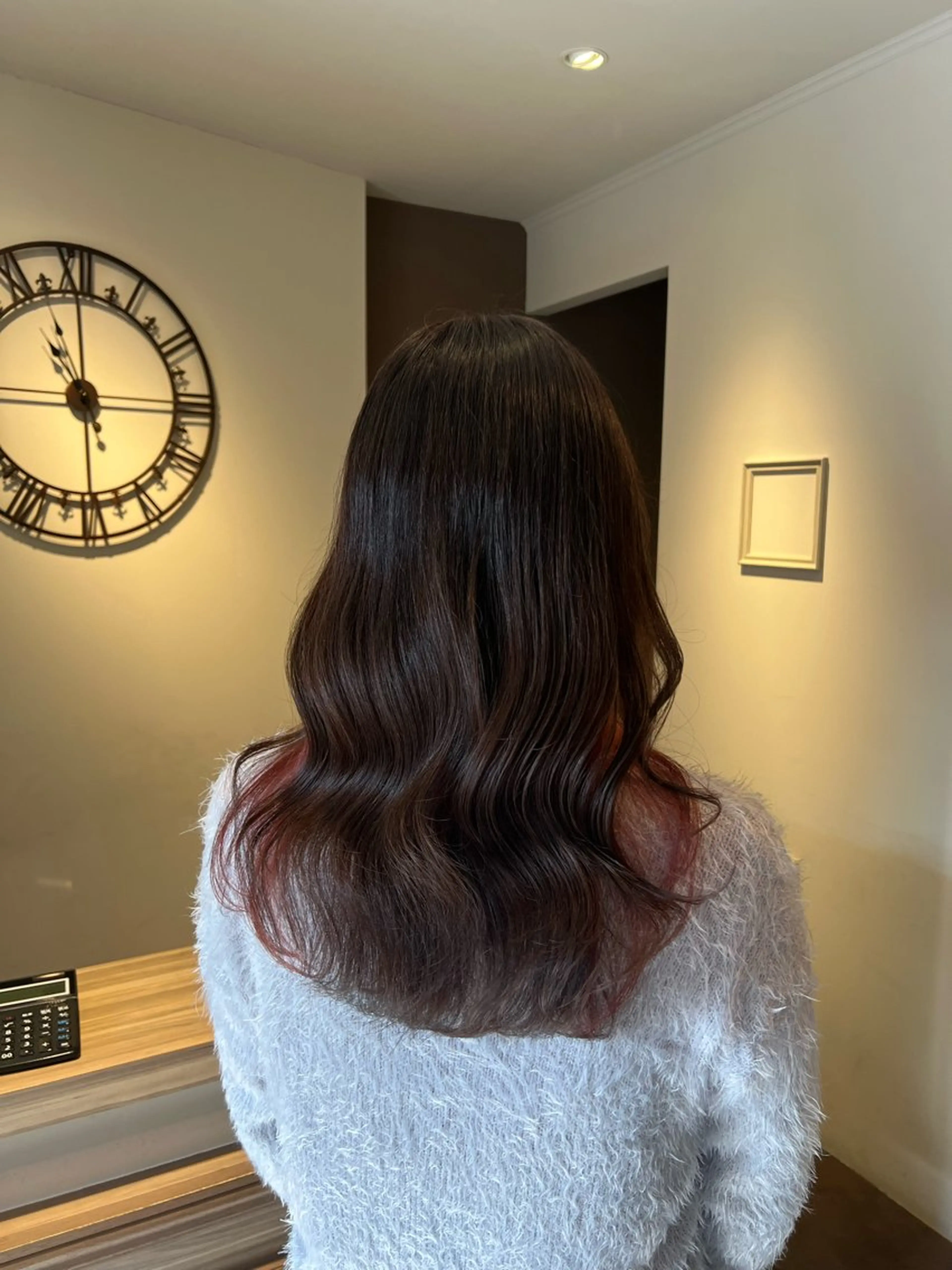 ロング カラー ブラウンカラー イヤリングカラー ピンクカラー カット ヘアカラー トリートメント 西村 美羽のヘアスタイル