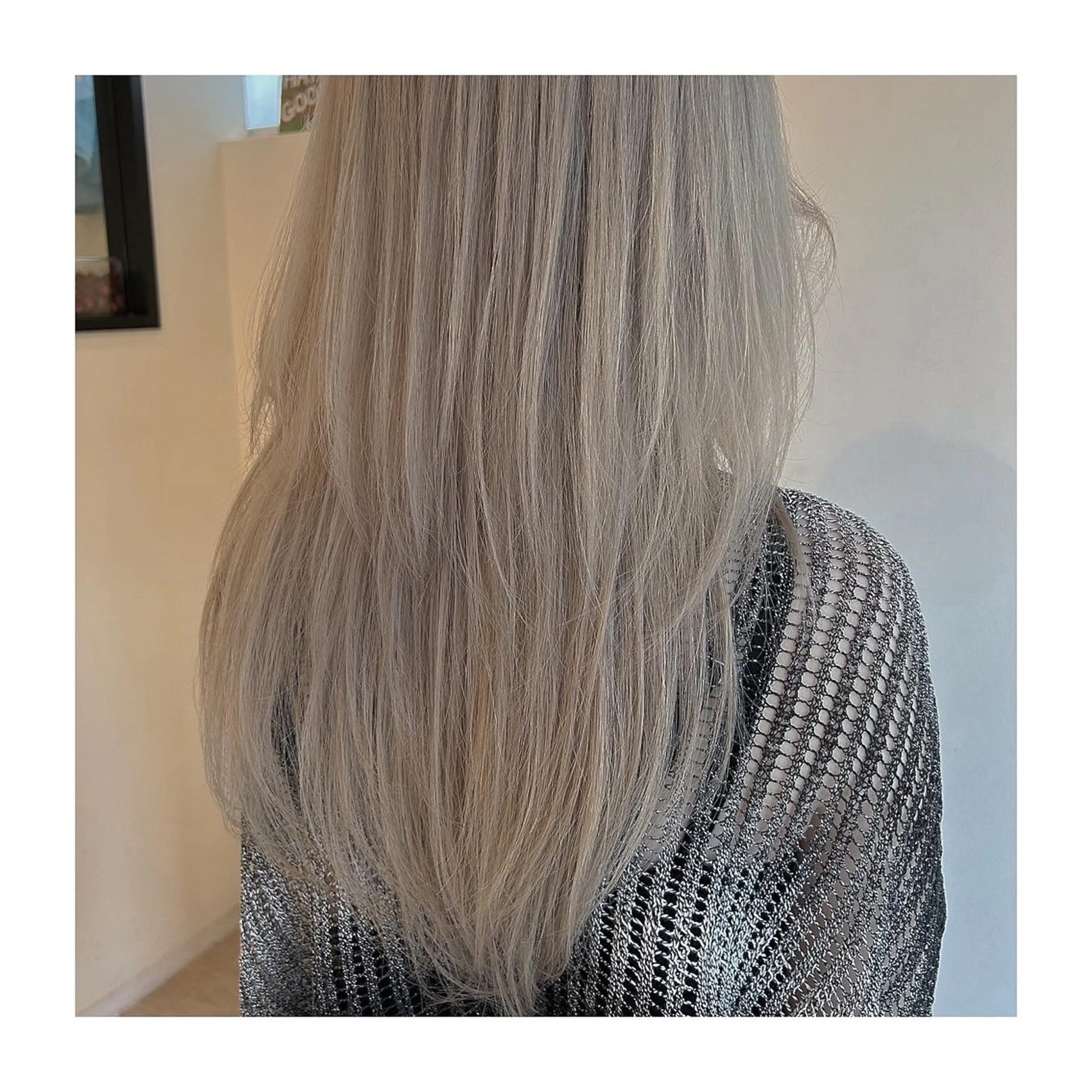 ロング カラー ベージュカラー ミルクティーベージュ ヘアカラー トリートメント 💚 nao💚のヘアスタイル