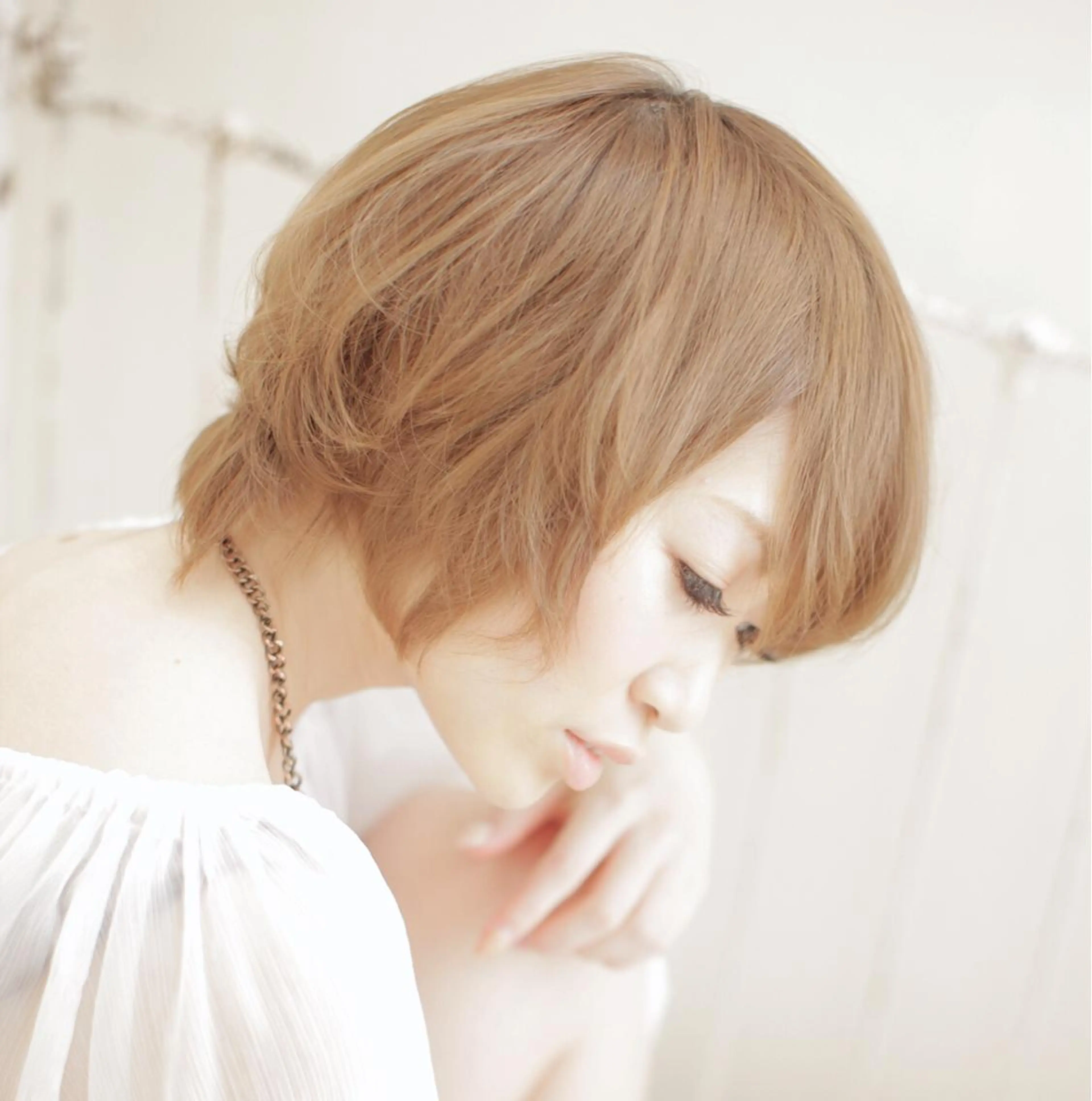 ショート カラー パーマ ヘアアレンジ ブリーチ デザインカット トリートメント 心斎橋 女性 スタイリスト  大阪のヘアスタイル