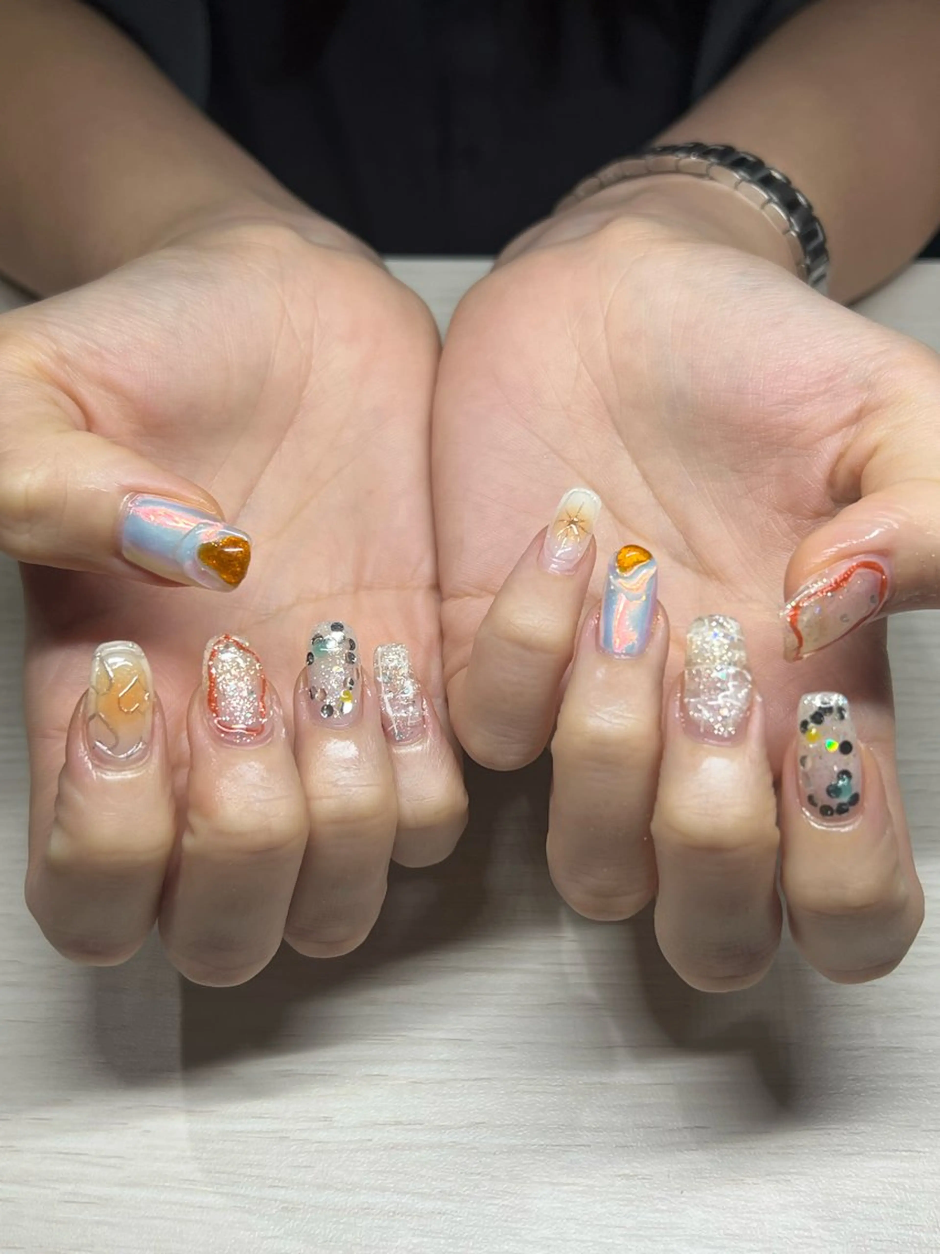 ネイル キラキラネイル ハンドネイル ハンドケア 板垣 愛理/airiのネイルデザイン