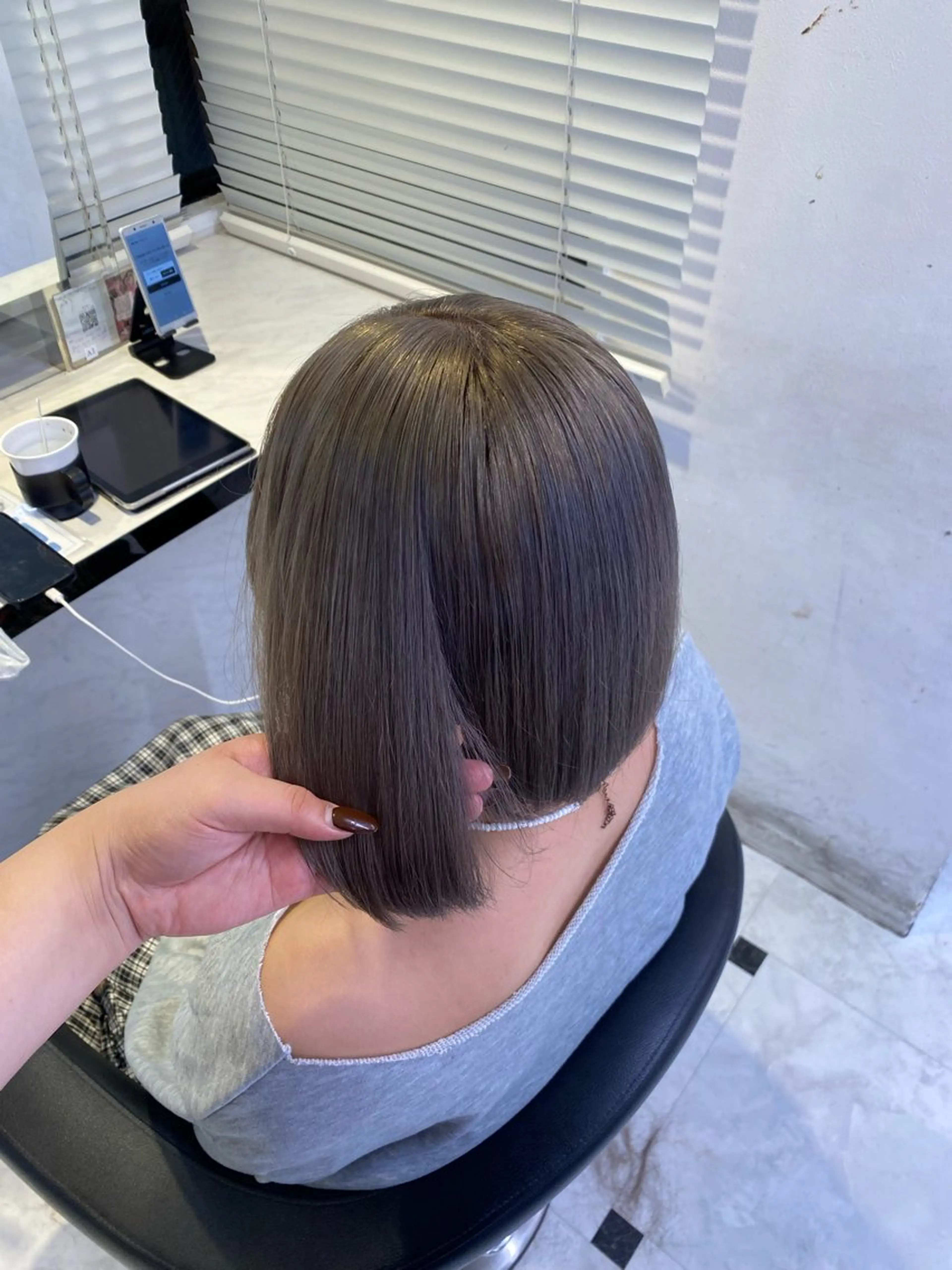 ロング カラー ヘアカラー トリートメント ヘッドスパ ヘアセット 透明感ベージュカラー 🪞上野🪞AIのヘアスタイル