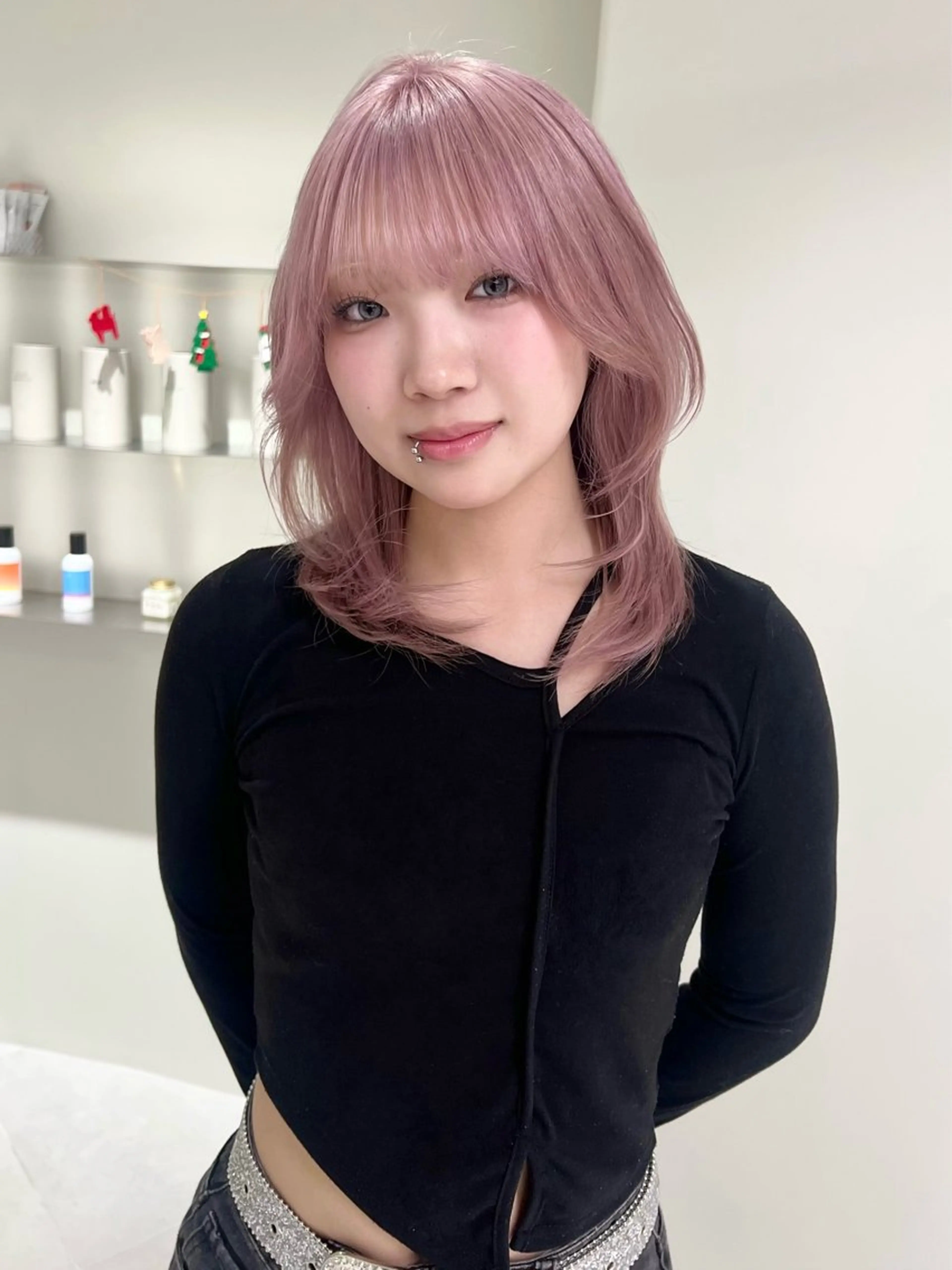 セミロング カラー ブリーチ ピンクカラー レイヤーカット ウルフカット ウルフレイヤー RIN🪐 ウルフ／ハイトーンのヘアスタイル