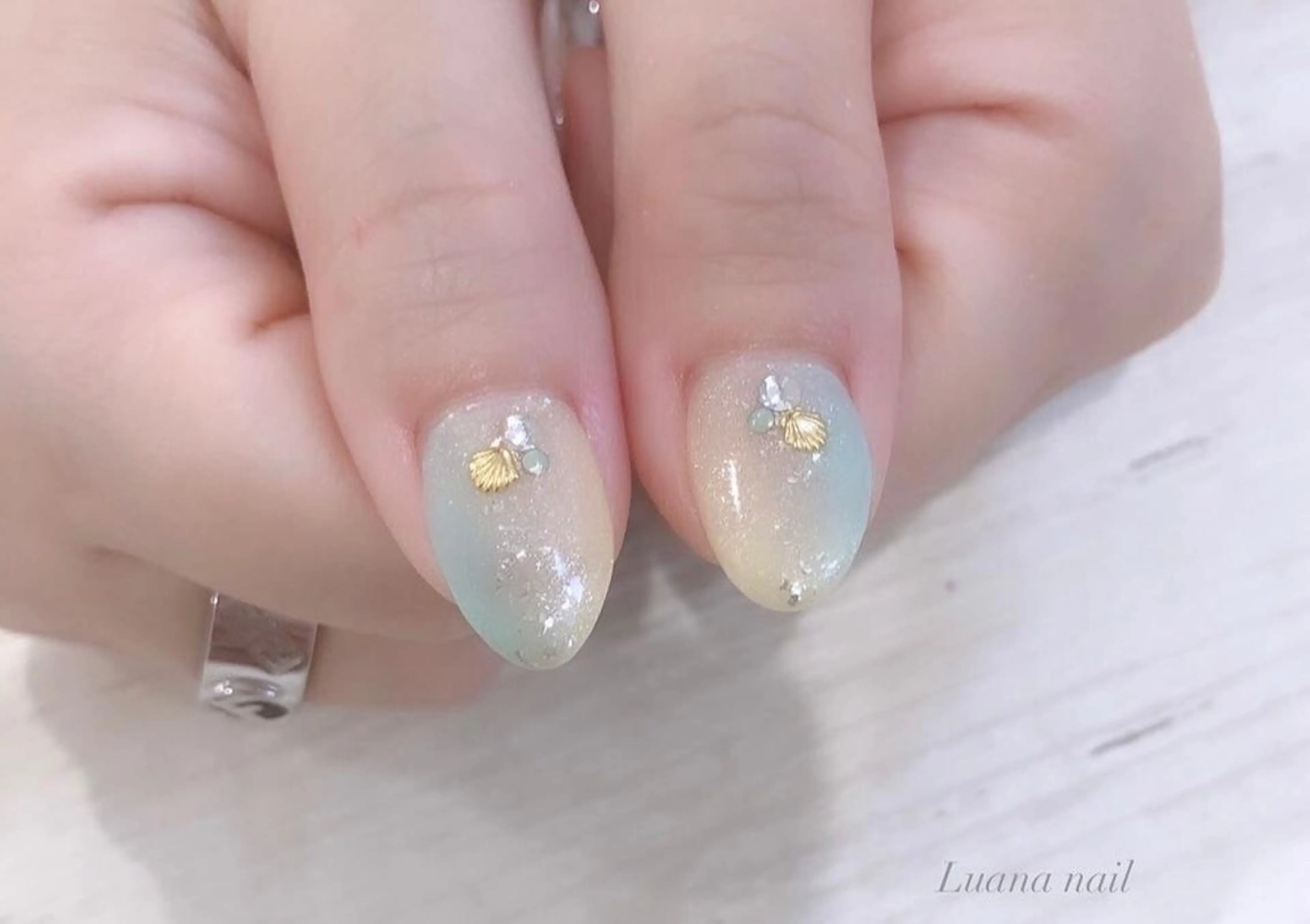 セミロング キッズ ネイル グラデーション シンプルネイル 夏ネイル ブライダルネイル Luana nail (ルアナネイル)のネイルデザイン