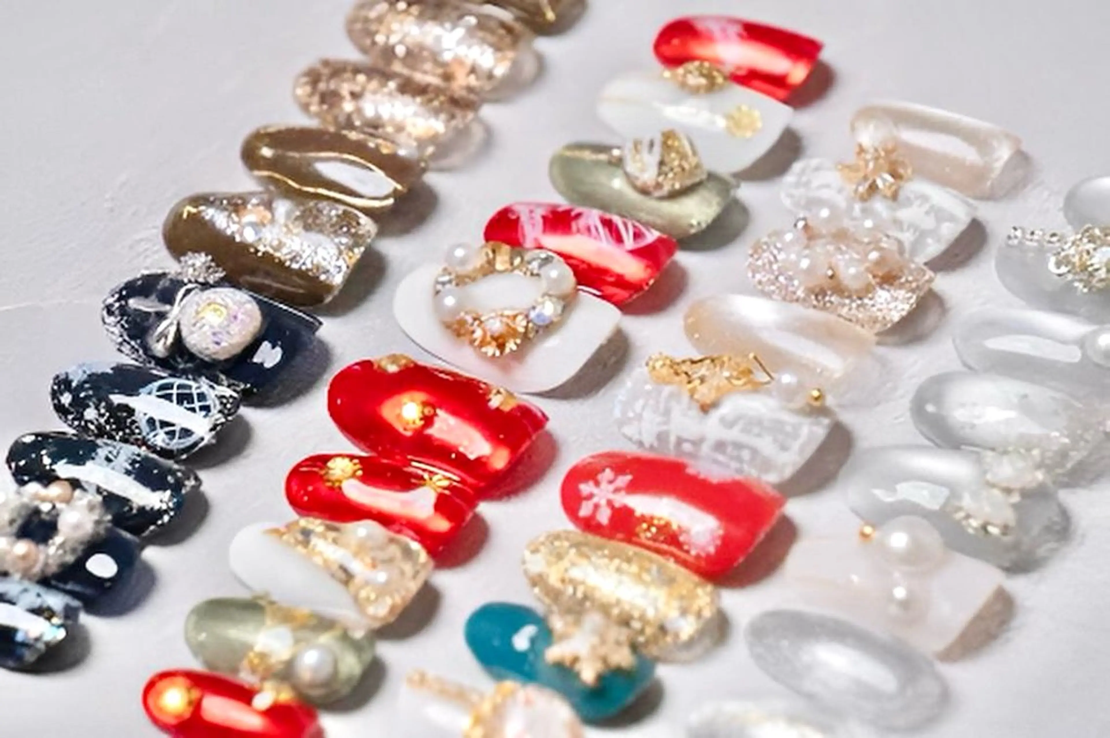 ミディアム クリスマス ハンドネイル Nail Salon midnightのネイルデザイン