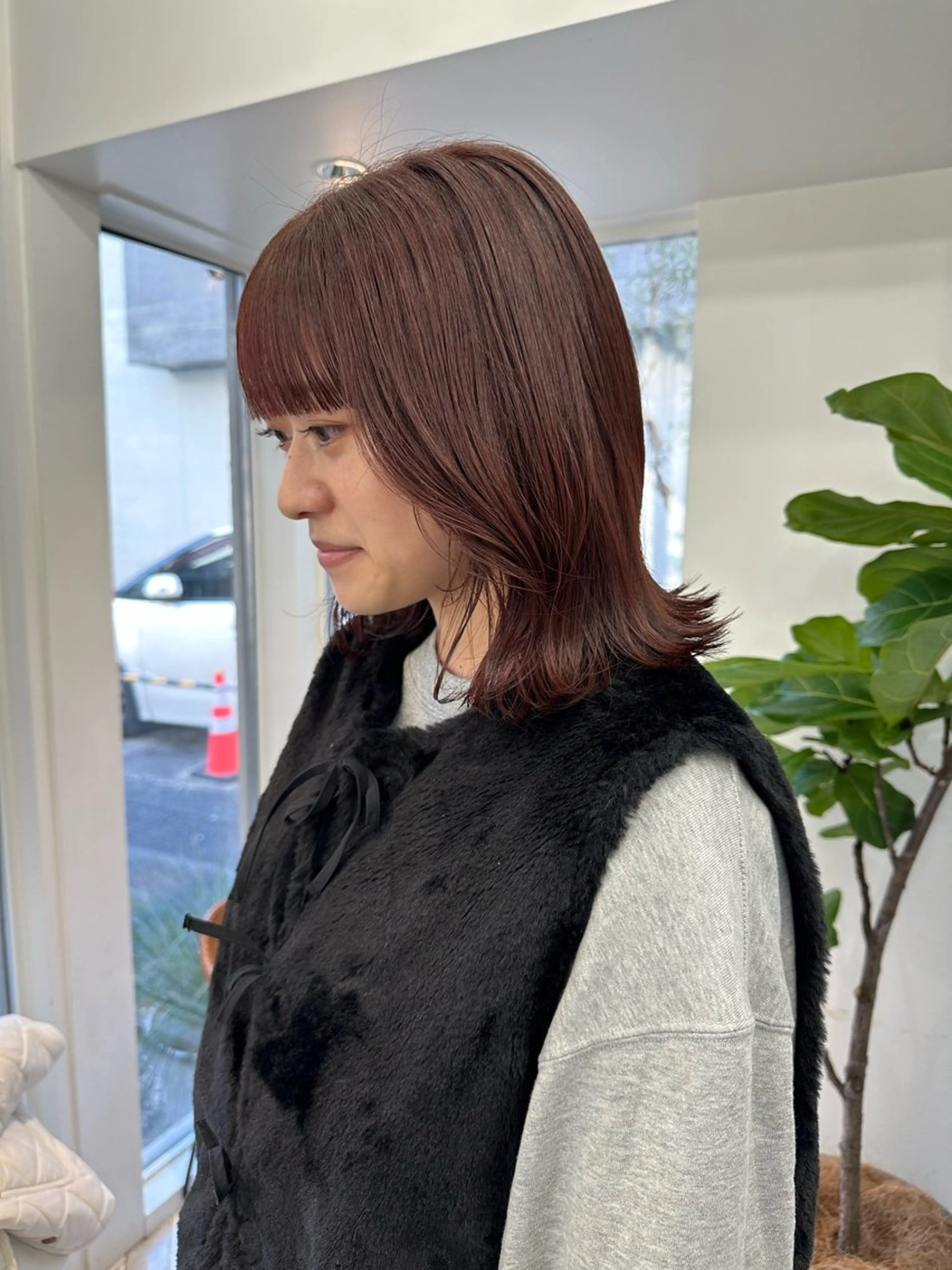 ショート カラー ブリーチ ボルドーカラー ハイトーンカラー ブリーチなしカラー ボブ カット ヘアカラー トリートメント REINA☁️透明感 カラー/ぷつっと♡のヘアスタイル