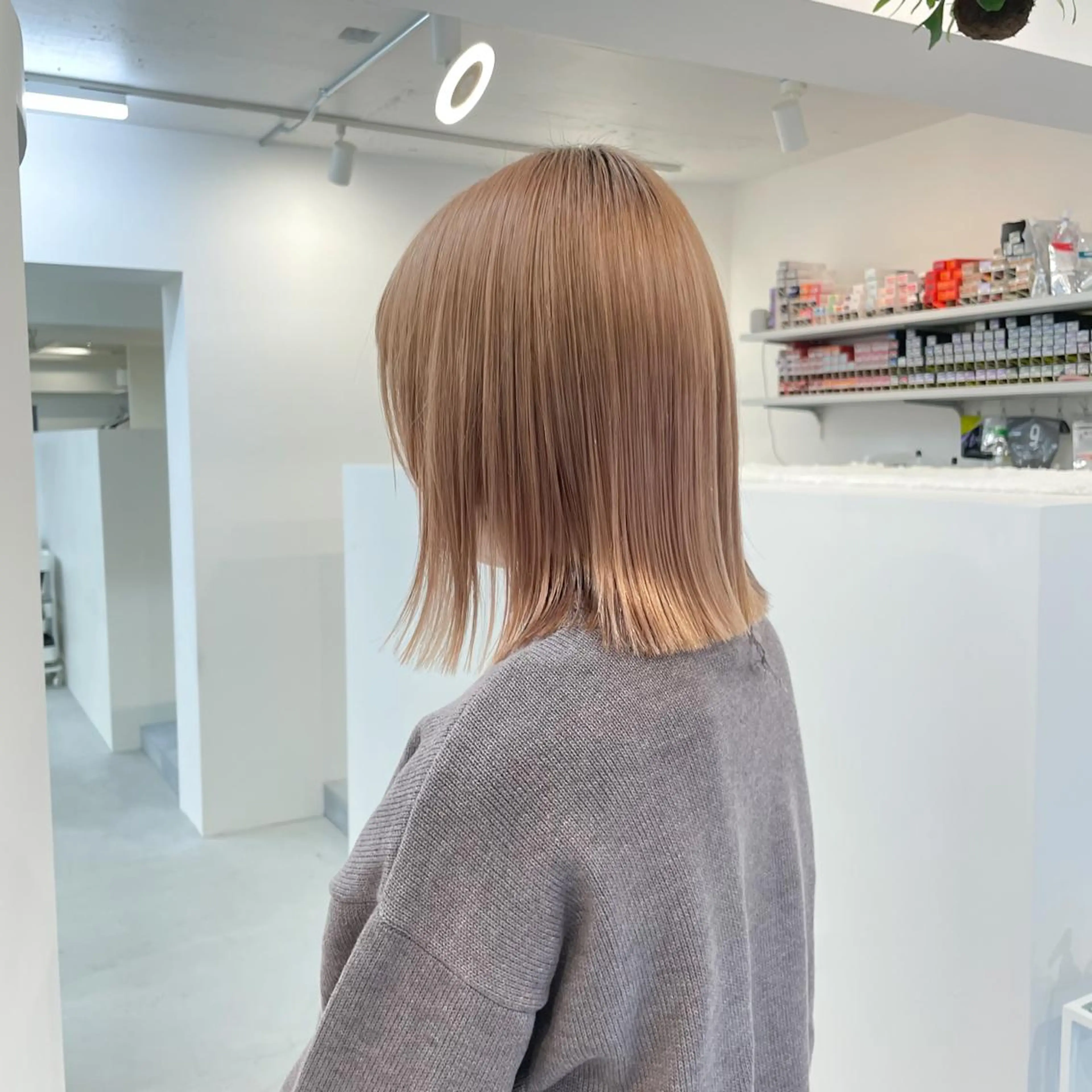 ミディアム カット ヘアカラー トリートメント 可愛いパーマスタイル といえばISSEYのヘアスタイル