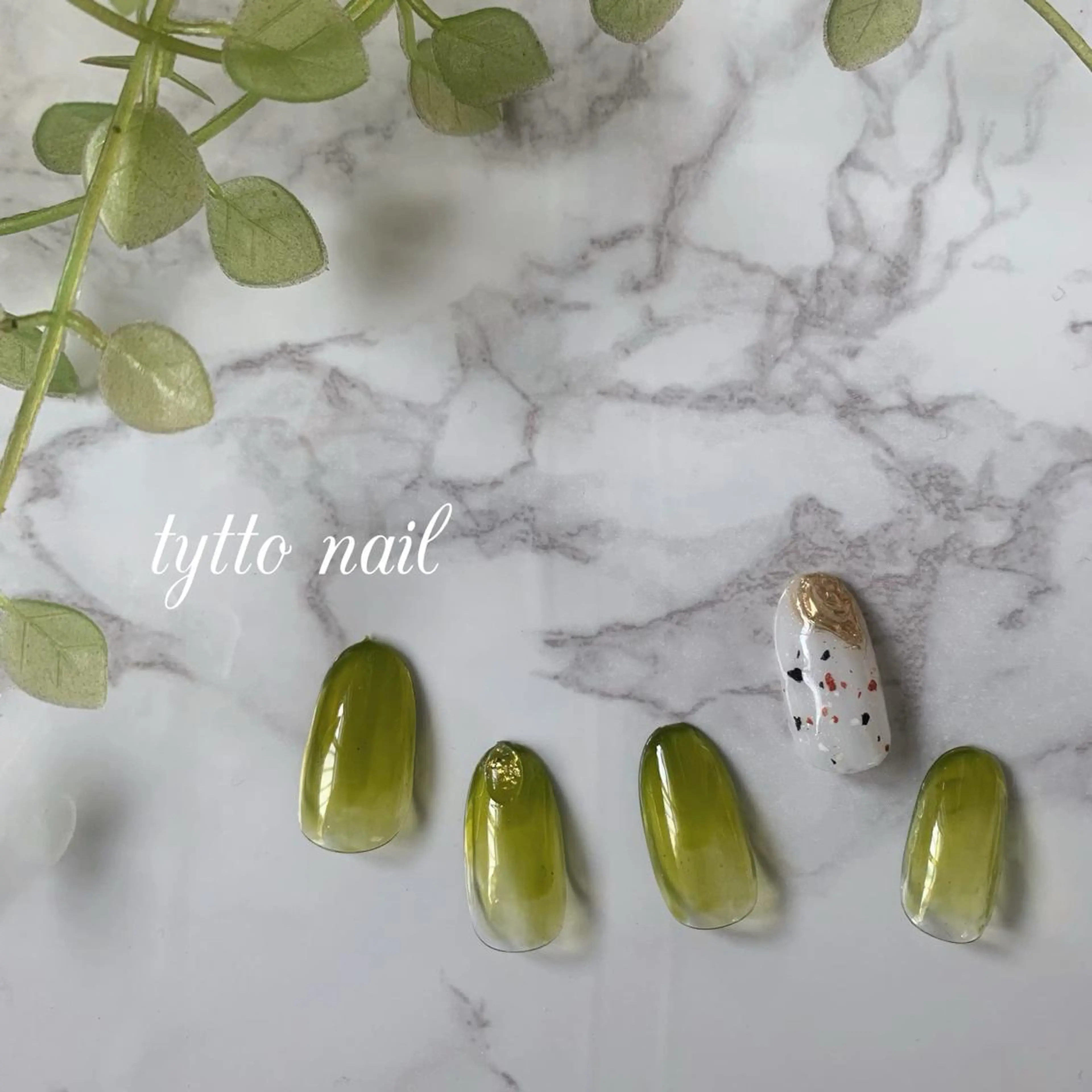 ネイル グリーン ミラーネイル ニュアンスネイル ハンドネイル tytto nail ❤︎‪‪eri‪‪のネイルデザイン