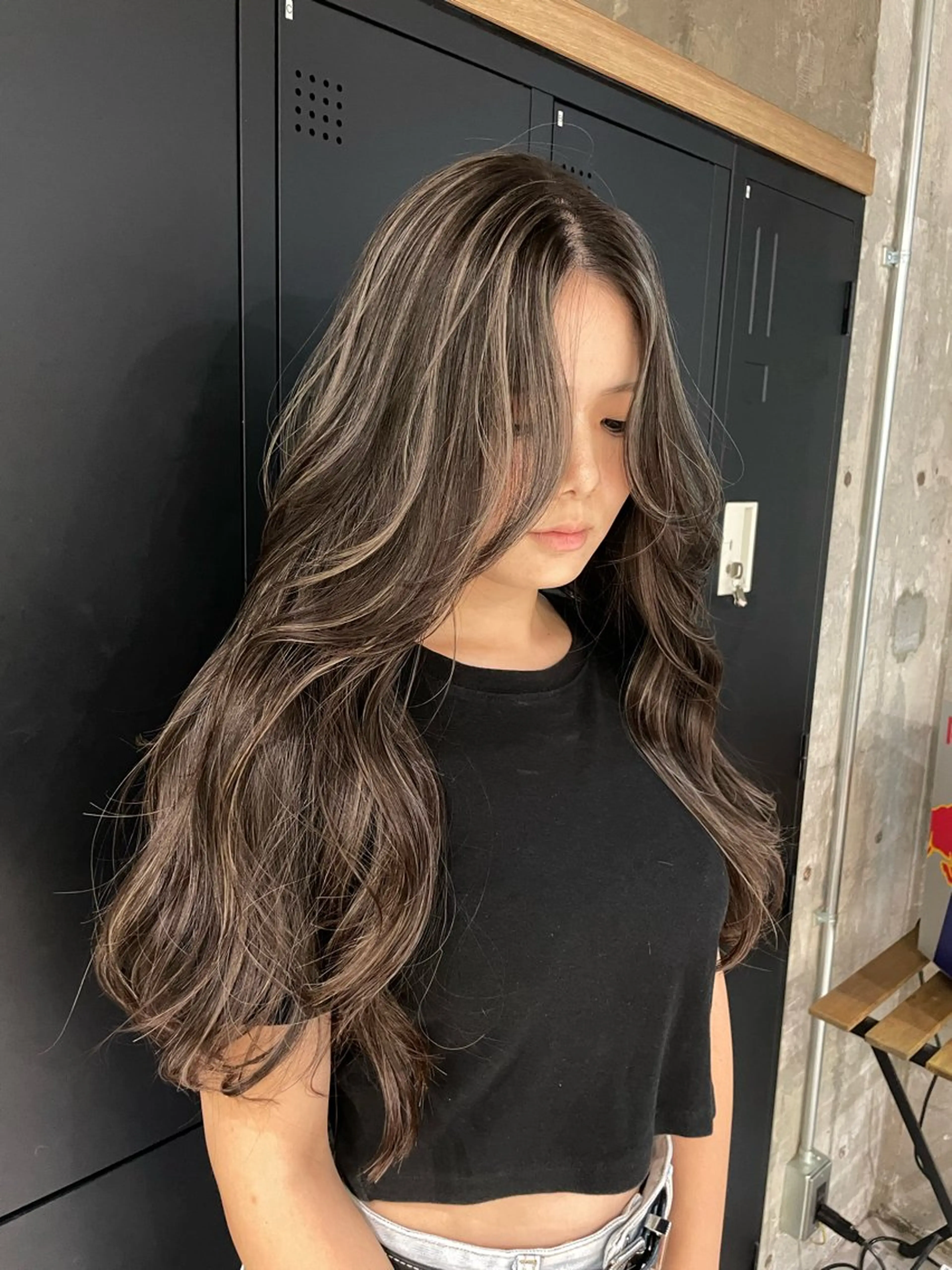 ロング ハイライト レイヤーカット 🫧ハイライトカラー 🫧 𝓜𝓘𝓤のヘアスタイル