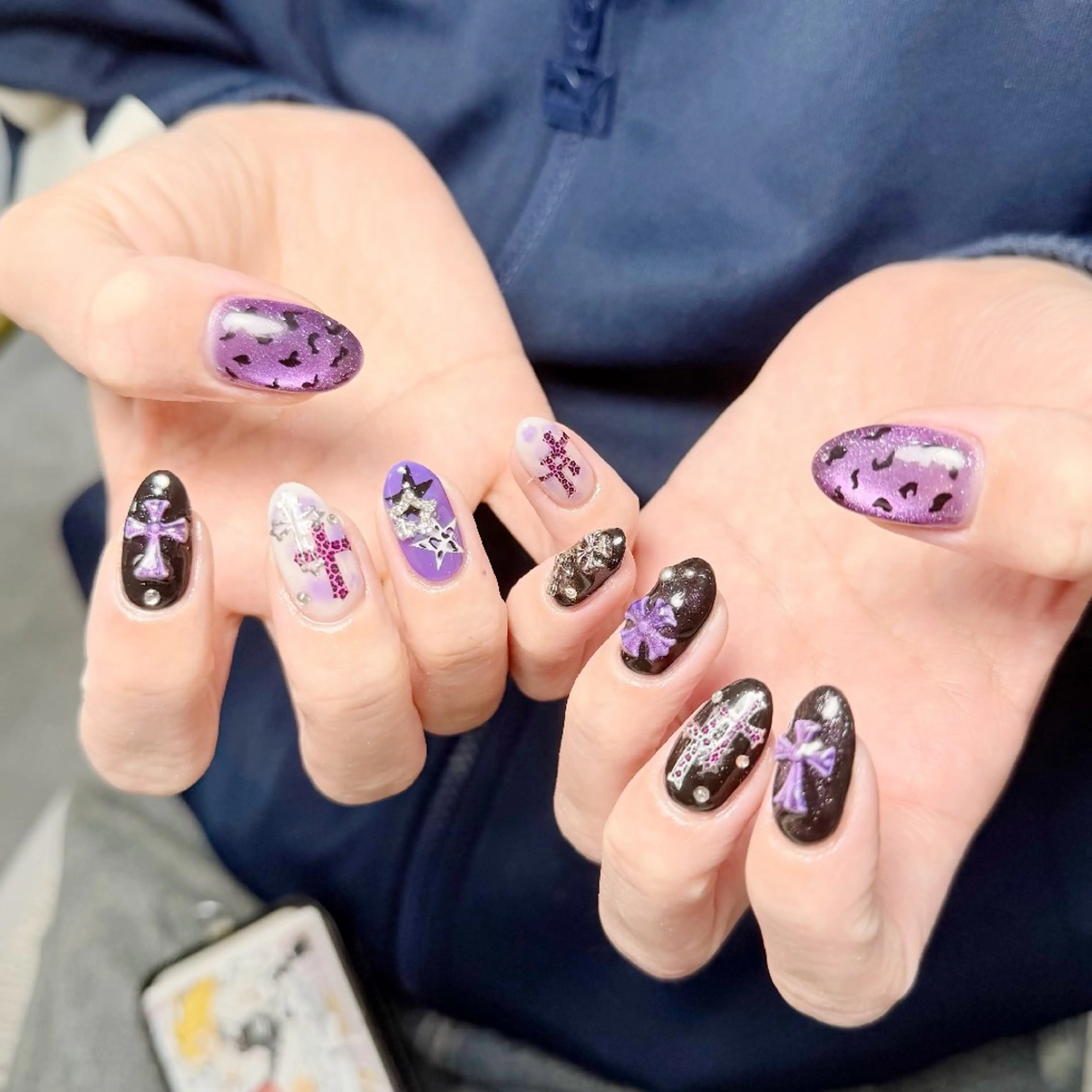 ネイル チークネイル フレンチネイル ジェルネイル ガーリー キラキラネイル ハンドネイル UM Nail Salonのネイルデザイン