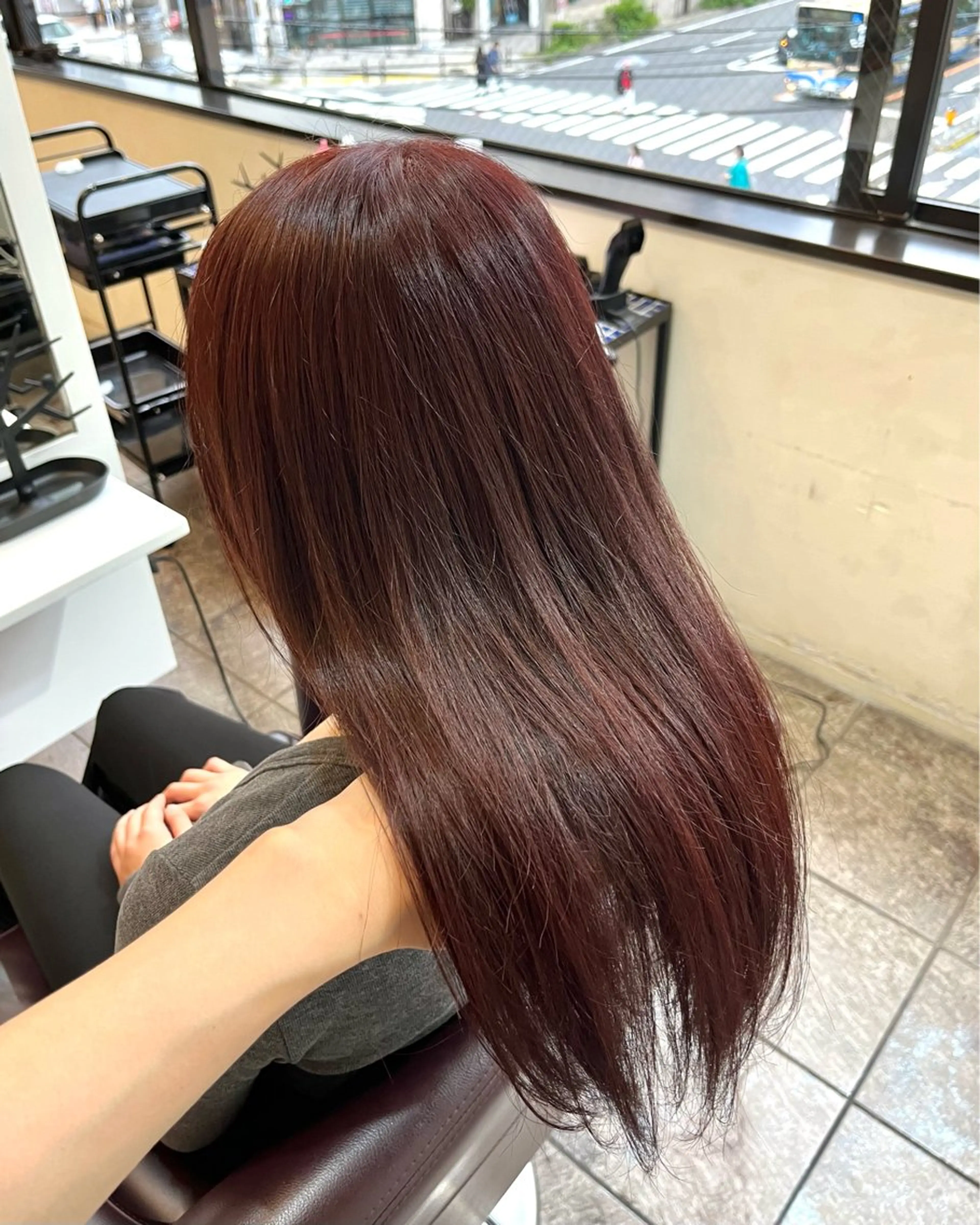 ロング カット ヘアカラー 岩谷 愛依のヘアスタイル