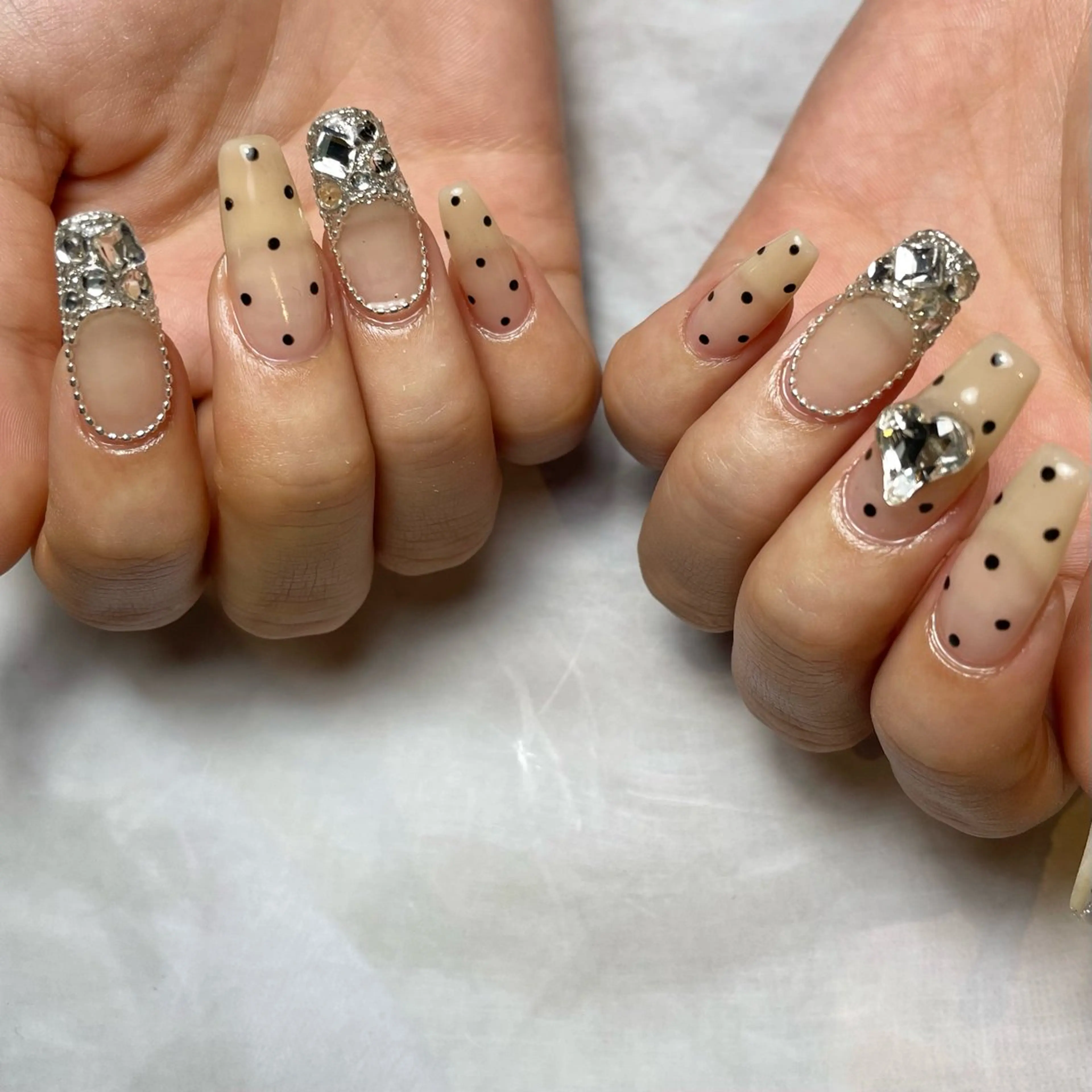 ネイル ドット 持ち込み ハンドネイル Reflection marikoのネイルデザイン