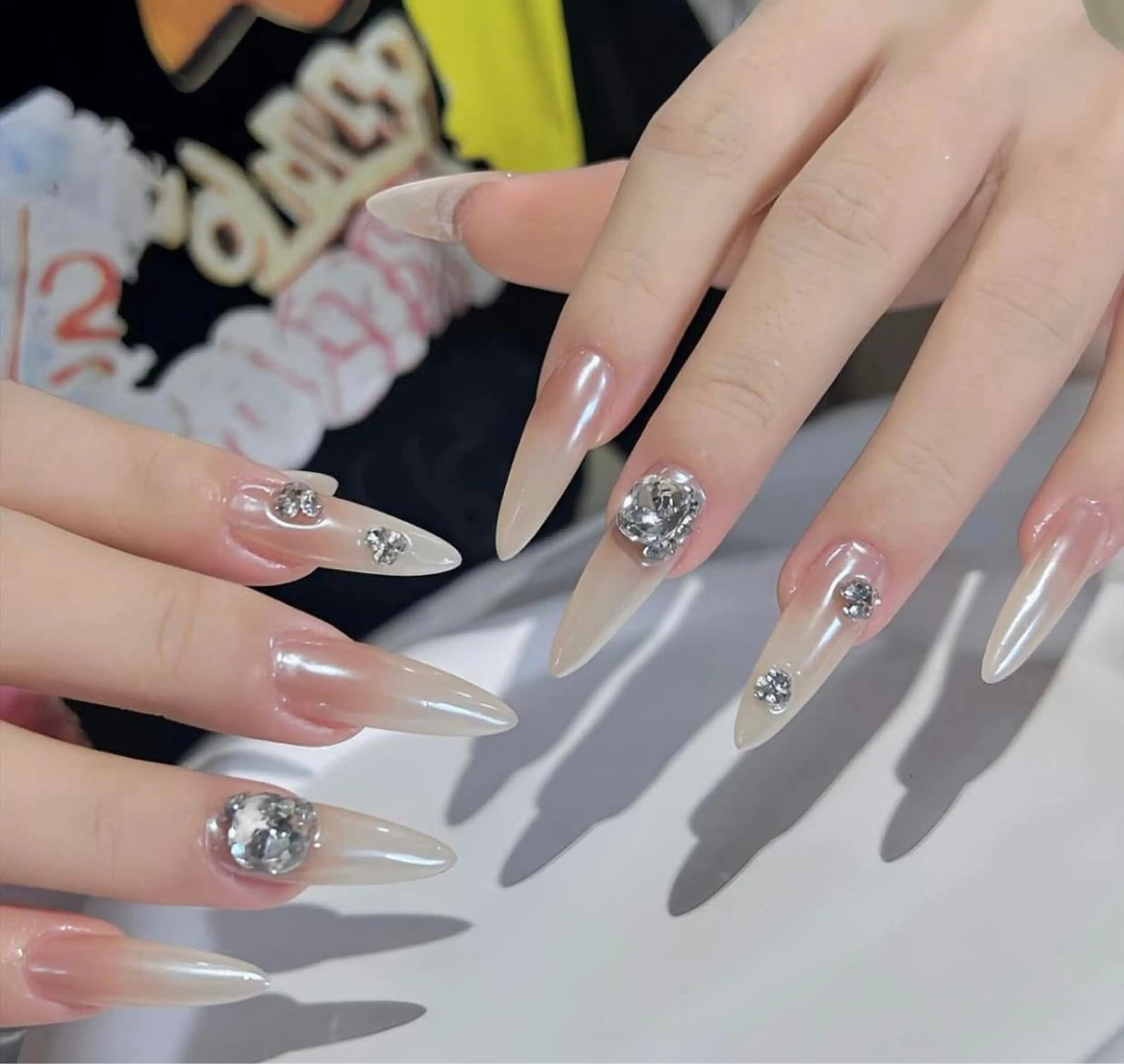 ネイル 長さ出し フレンチネイル ジェルネイル ガラスフレンチ 韓国ネイル ハンドネイル Minette nailHuongのネイルデザイン