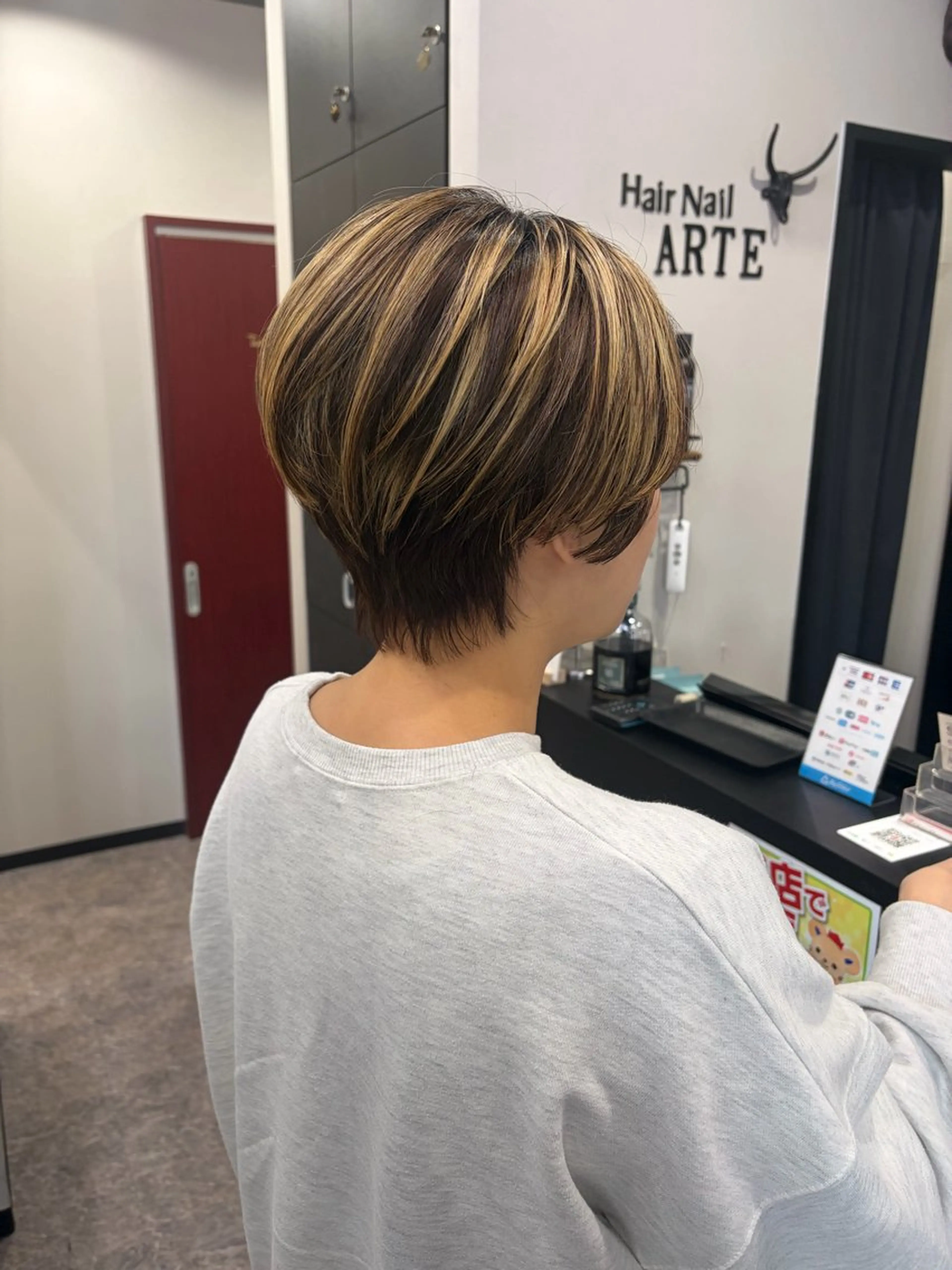 ショート カット 友滝 真菜美のヘアスタイル