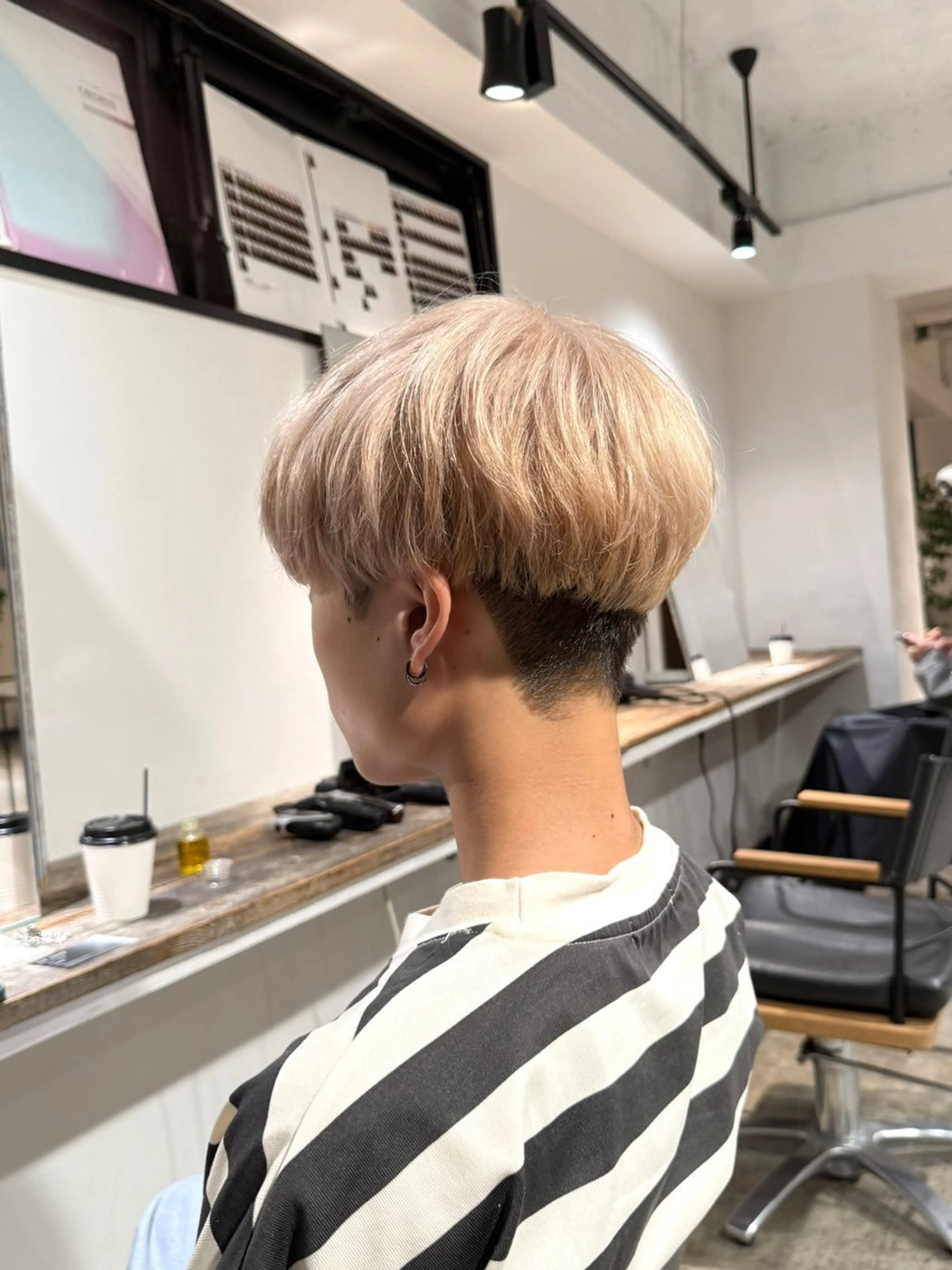 カラー メンズ メンズブリーチ メンズハイトーン メンズパーマ ベージュカラー ブリーチ カット ヘアカラー トリートメント 骨格補正施術/メンズ 専門美容師/YUYAのヘアスタイル