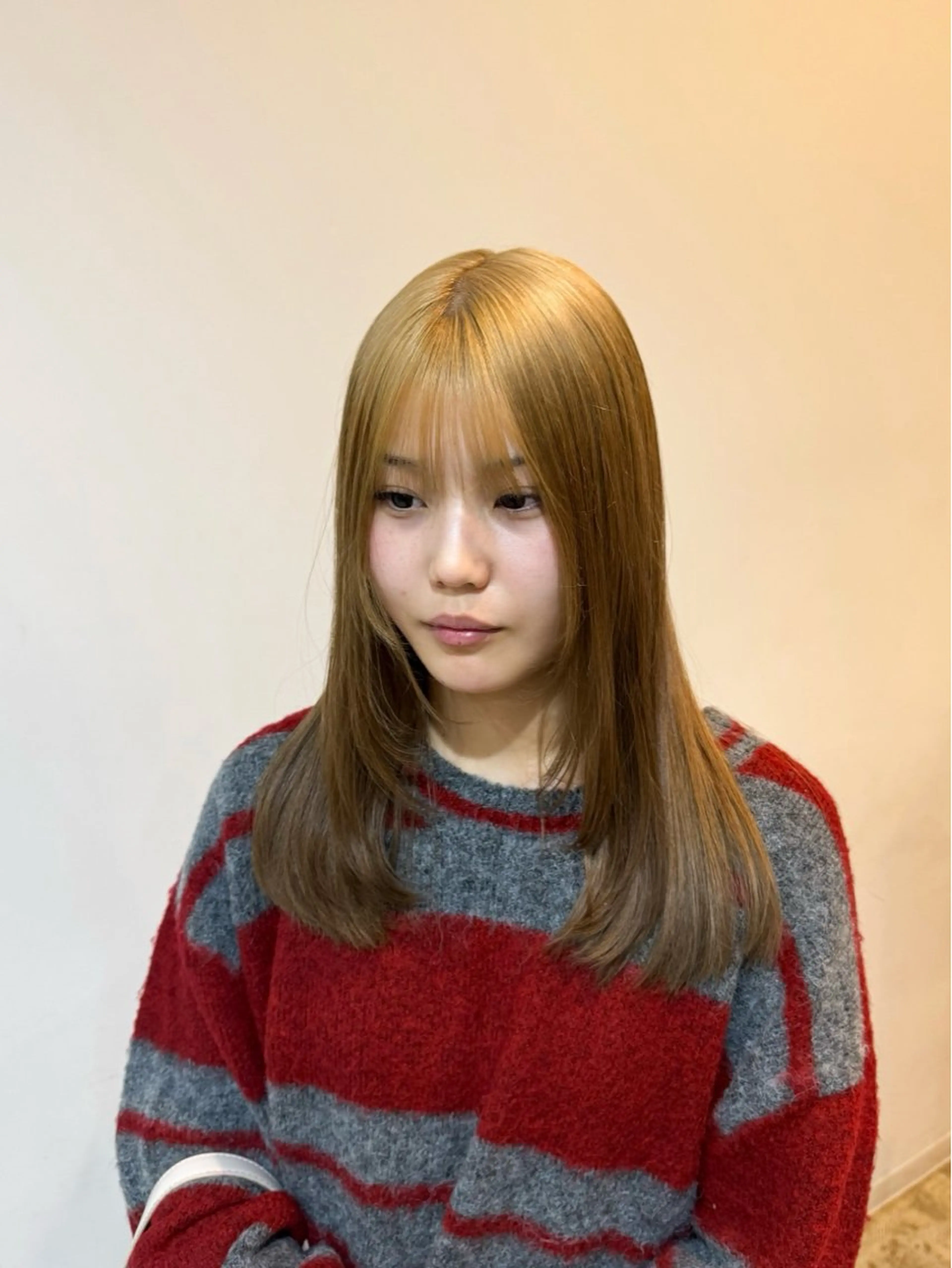 セミロング カラー ブリーチ 縮毛矯正 カット ヘアカラー トリートメント 咲良 / allum 鈴鹿のヘアスタイル