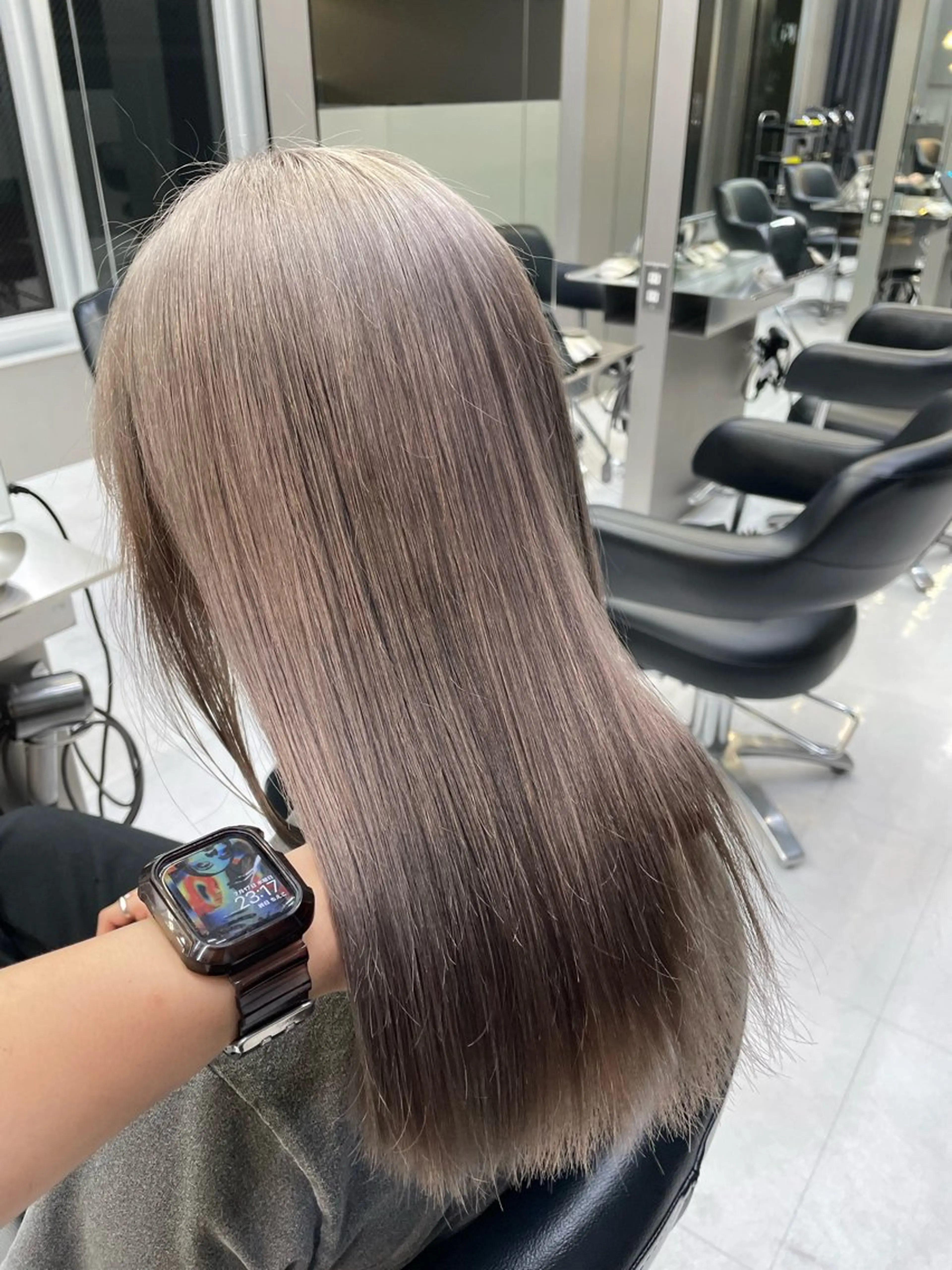 セミロング ヘアカラー 🫧バレイヤージュ/ ハイトーン/ミズキのヘアスタイル
