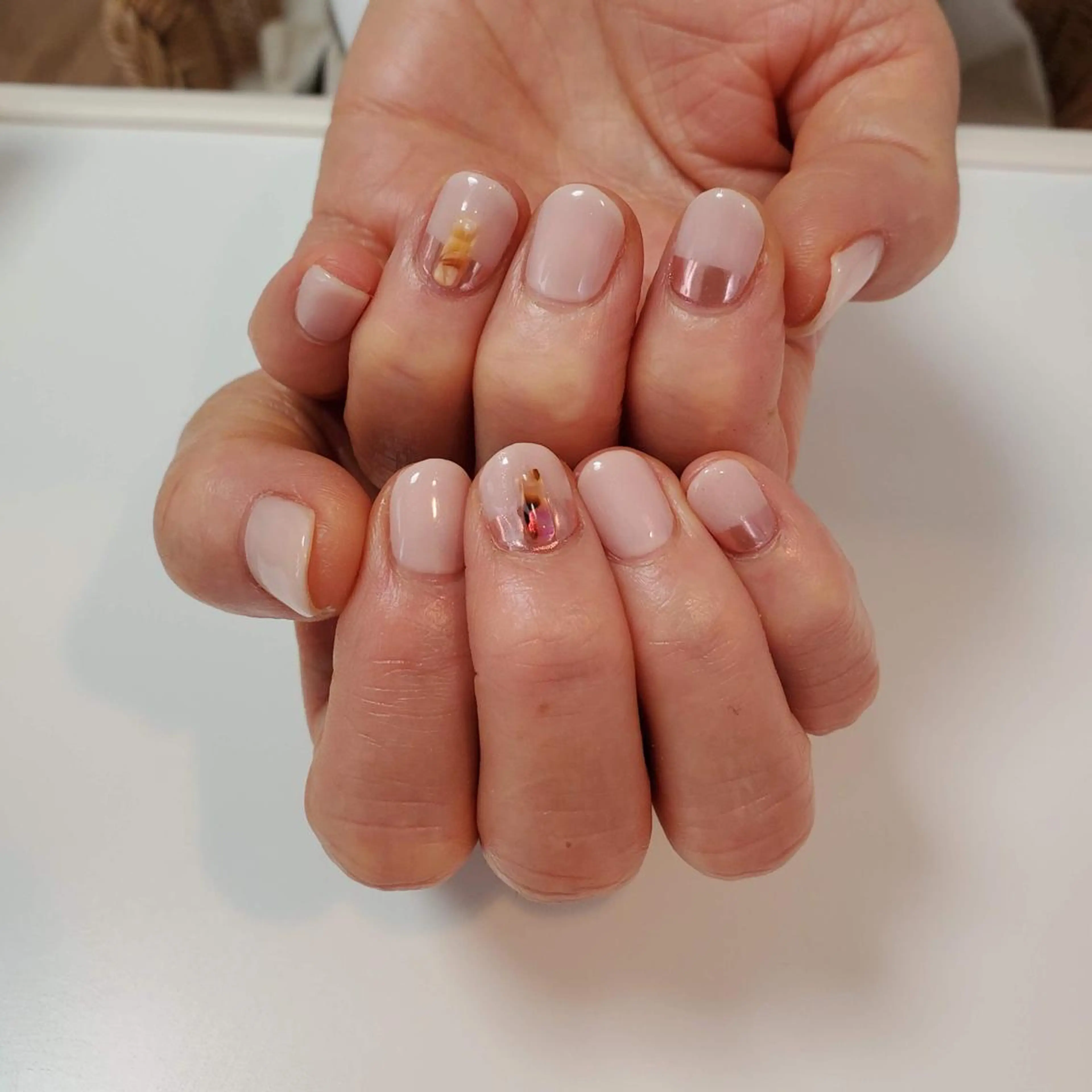 ネイル ミラーネイル ネイル＆フットケアサロンアイアムアイ所属・ネイリスト モリシタのネイルデザイン