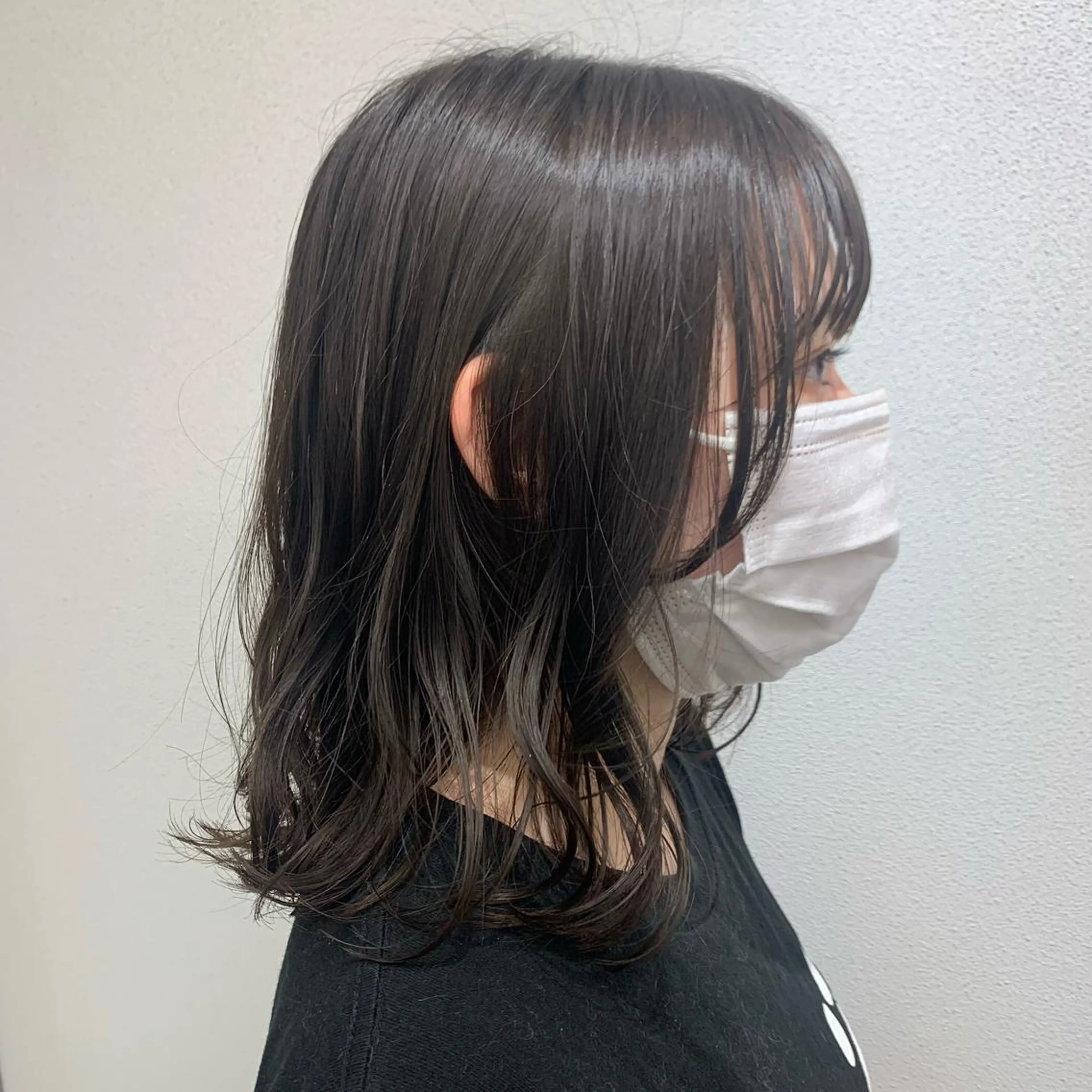 ミディアム 小顔カット 小倉 結衣のヘアスタイル