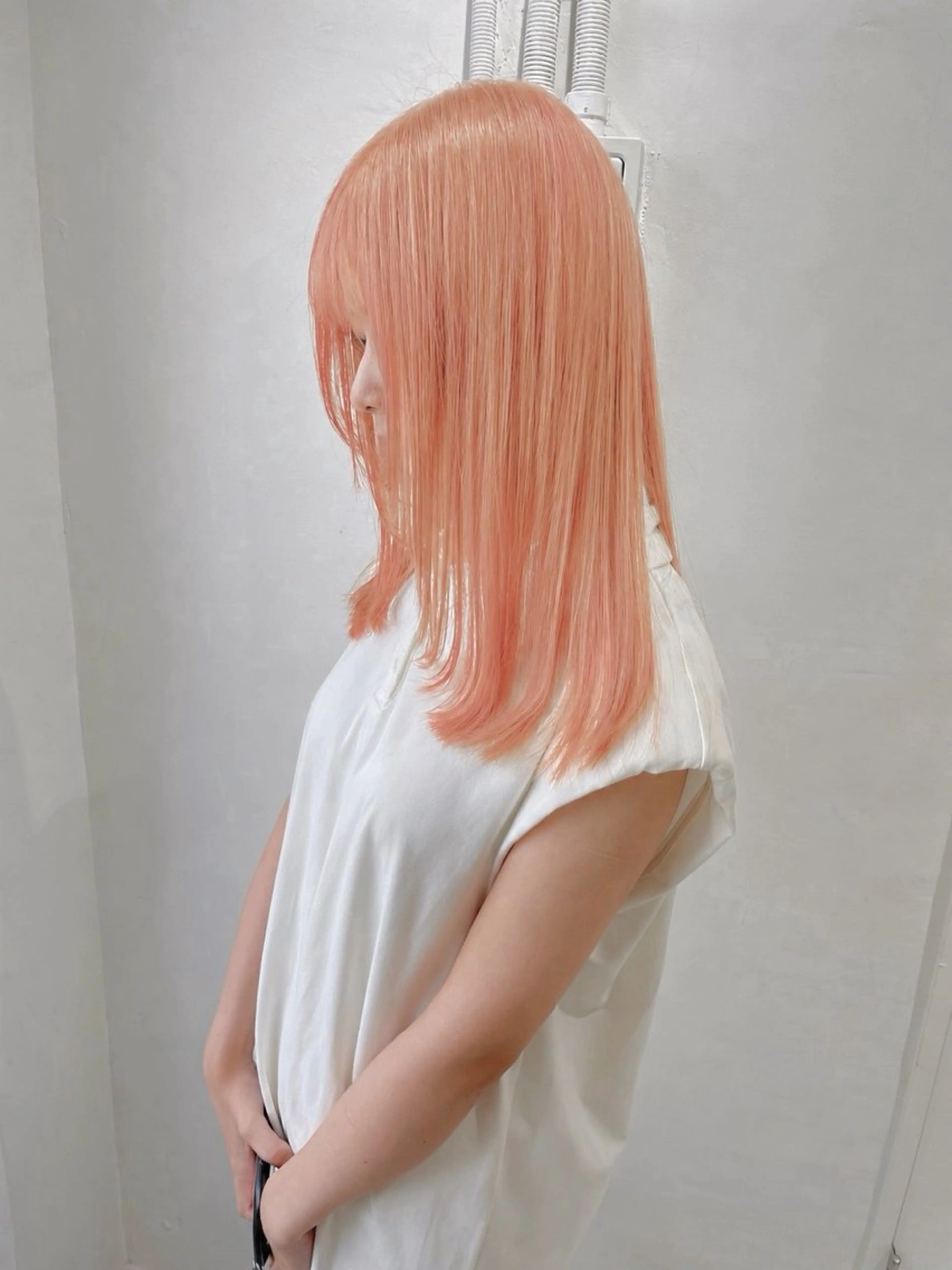 セミロング カラー ブリーチ オレンジ 似合わせカット Muミュー/ブリーチ ハイトーン　Wカラーのヘアスタイル