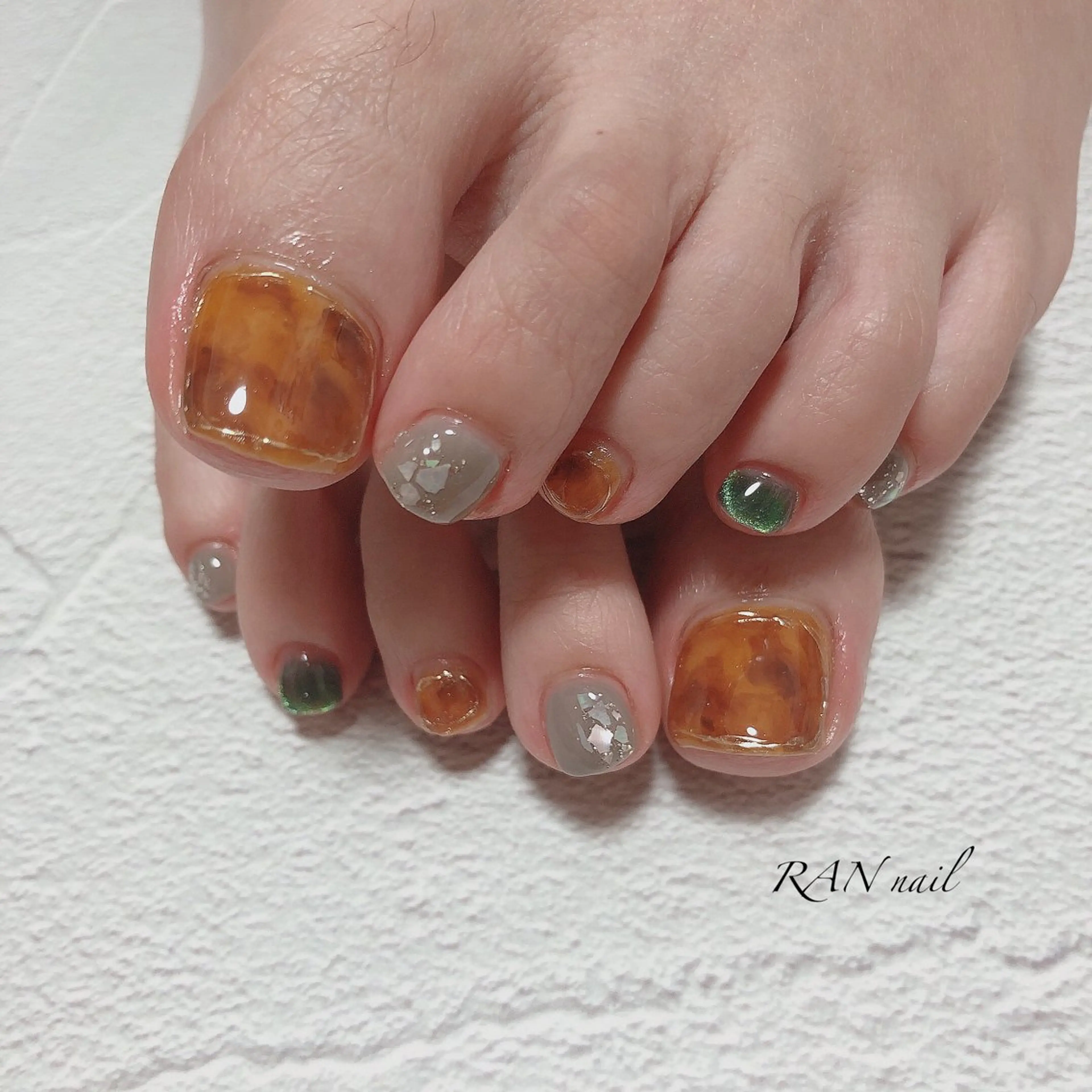 ネイル べっ甲ネイル ニュアンスネイル ハンドネイル フットネイル RAN nail 〜ランネイル〜所属・RAN nailのネイルデザイン