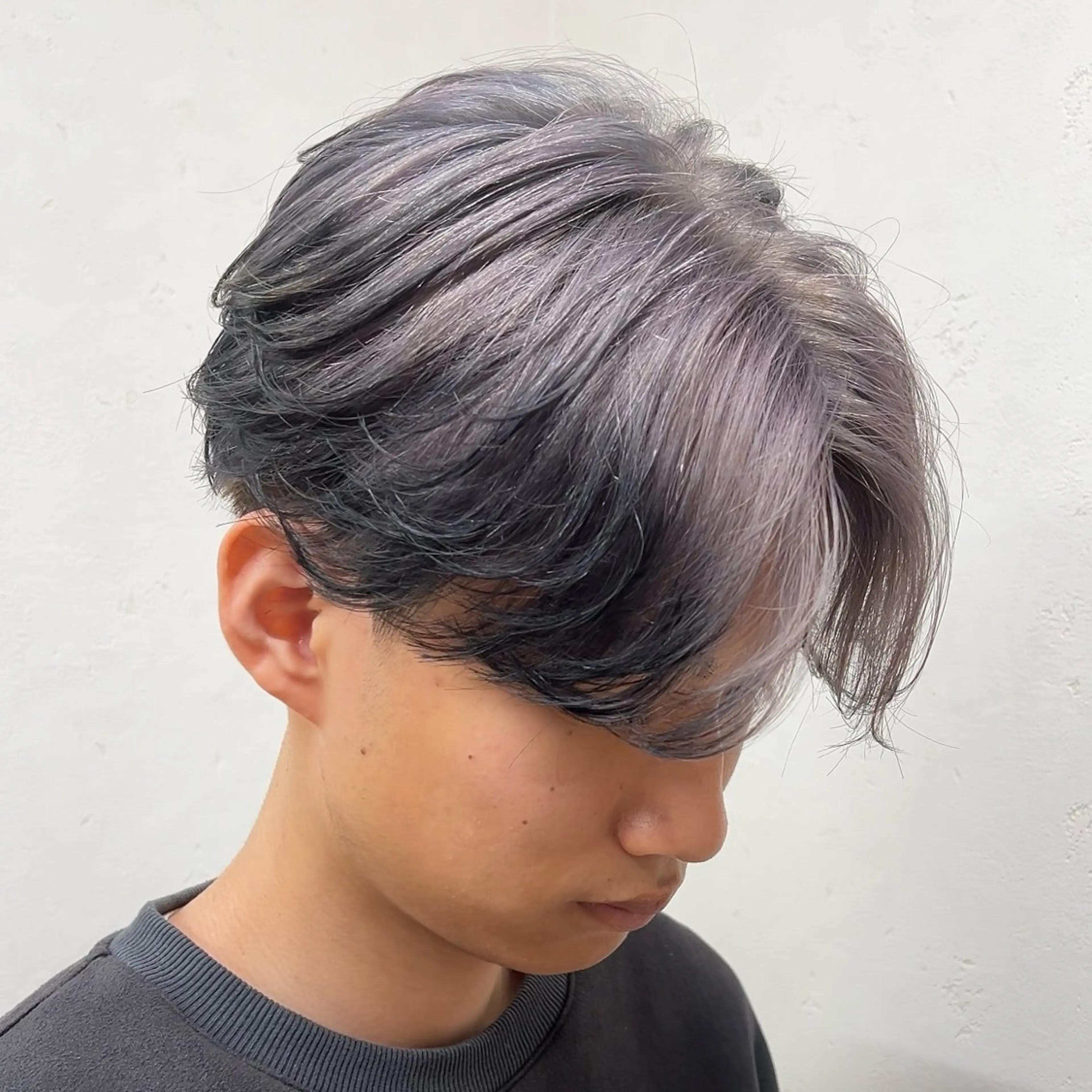 カラー 黒髪 デザインカラー シルバー カット ヘアカラー トリートメント 透明感カラー/ ダブルカラー /ソラのヘアスタイル