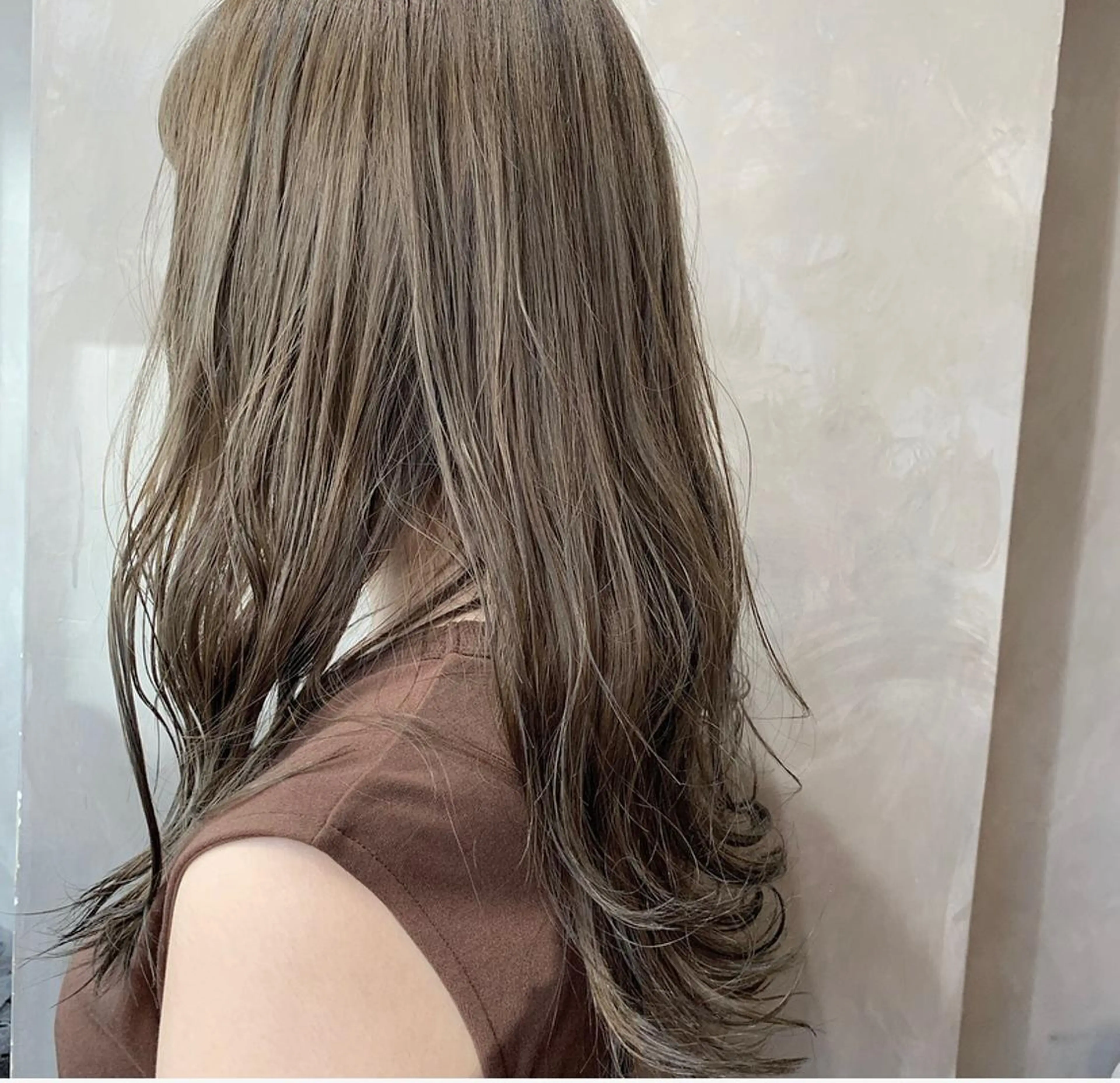 ロング カラー グレージュ 🕊️ HONOKAのヘアスタイル