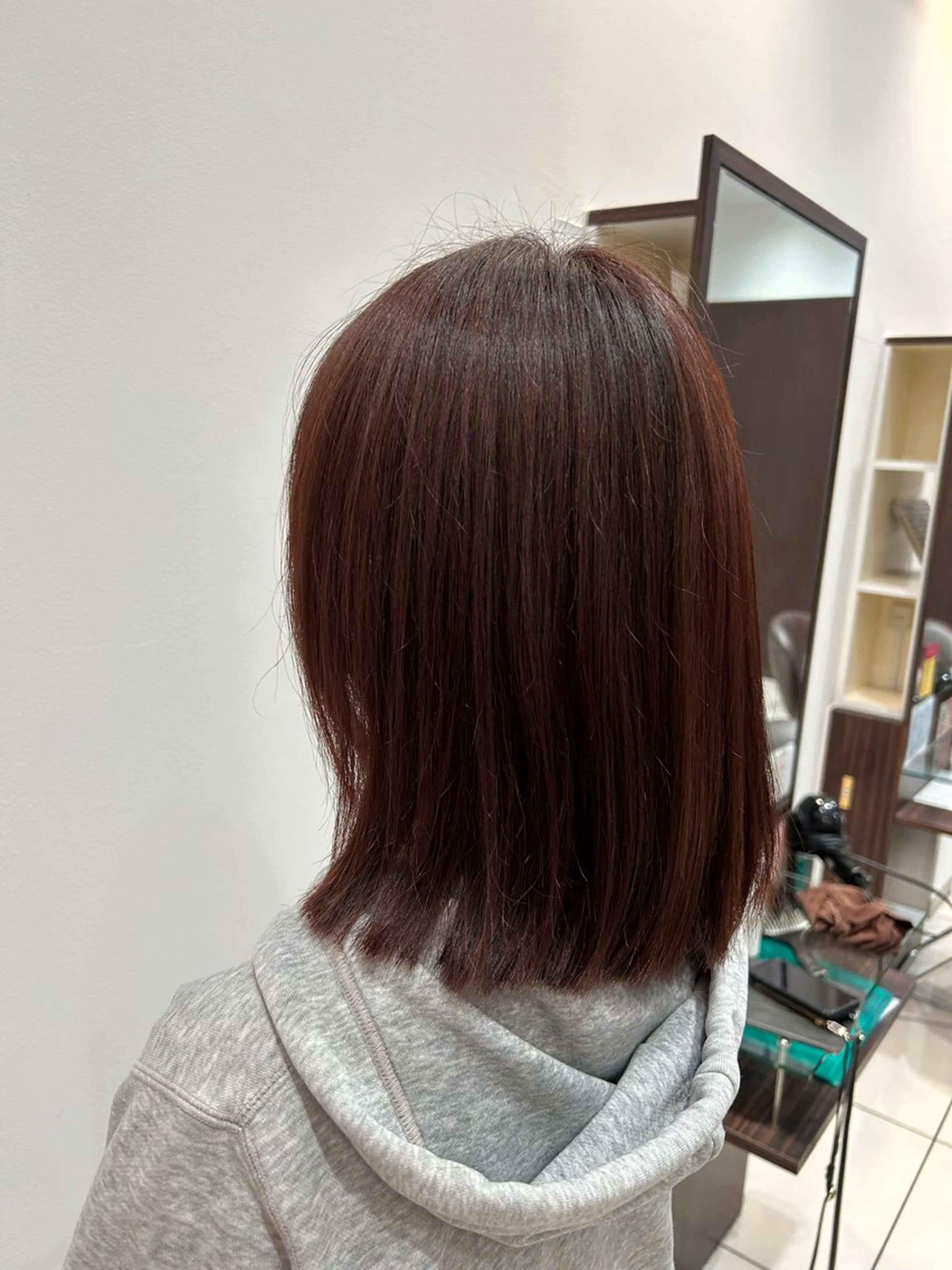 ミディアム カラー 藤井 陽菜のヘアスタイル