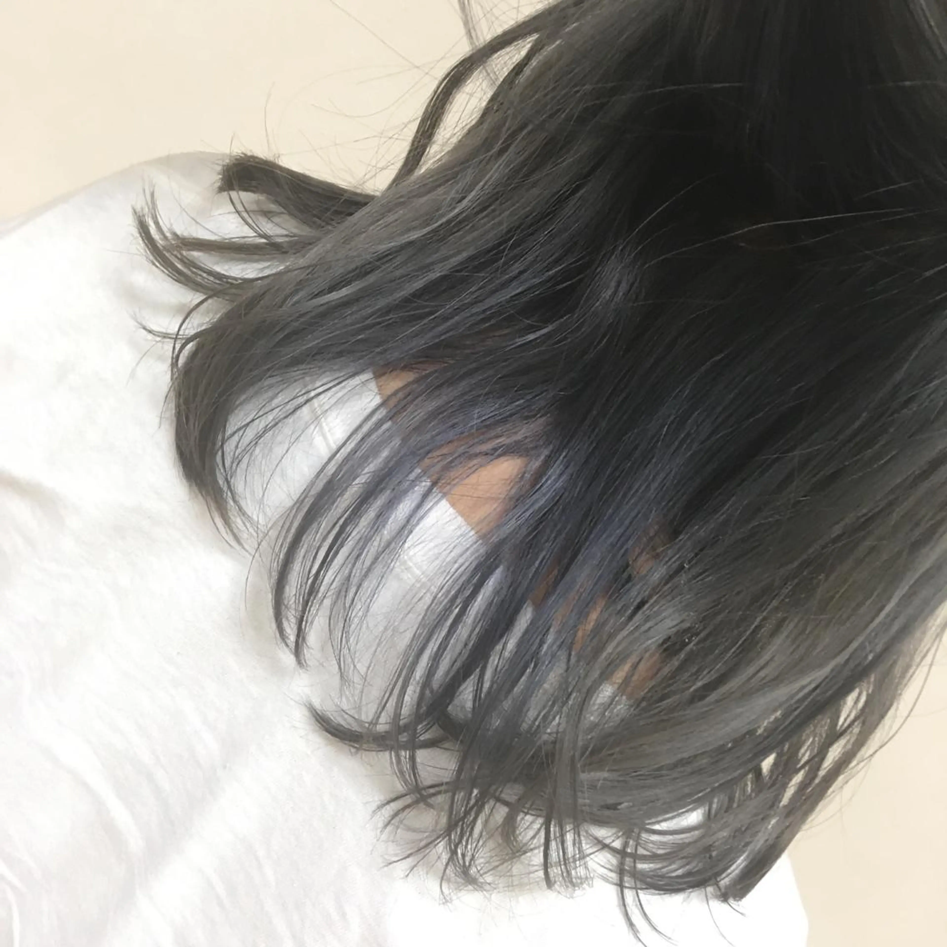 ミディアム カラー ヘアアレンジ ブリーチ ブルーカラー シルバー 【Sweep】おじま のぞみのヘアスタイル
