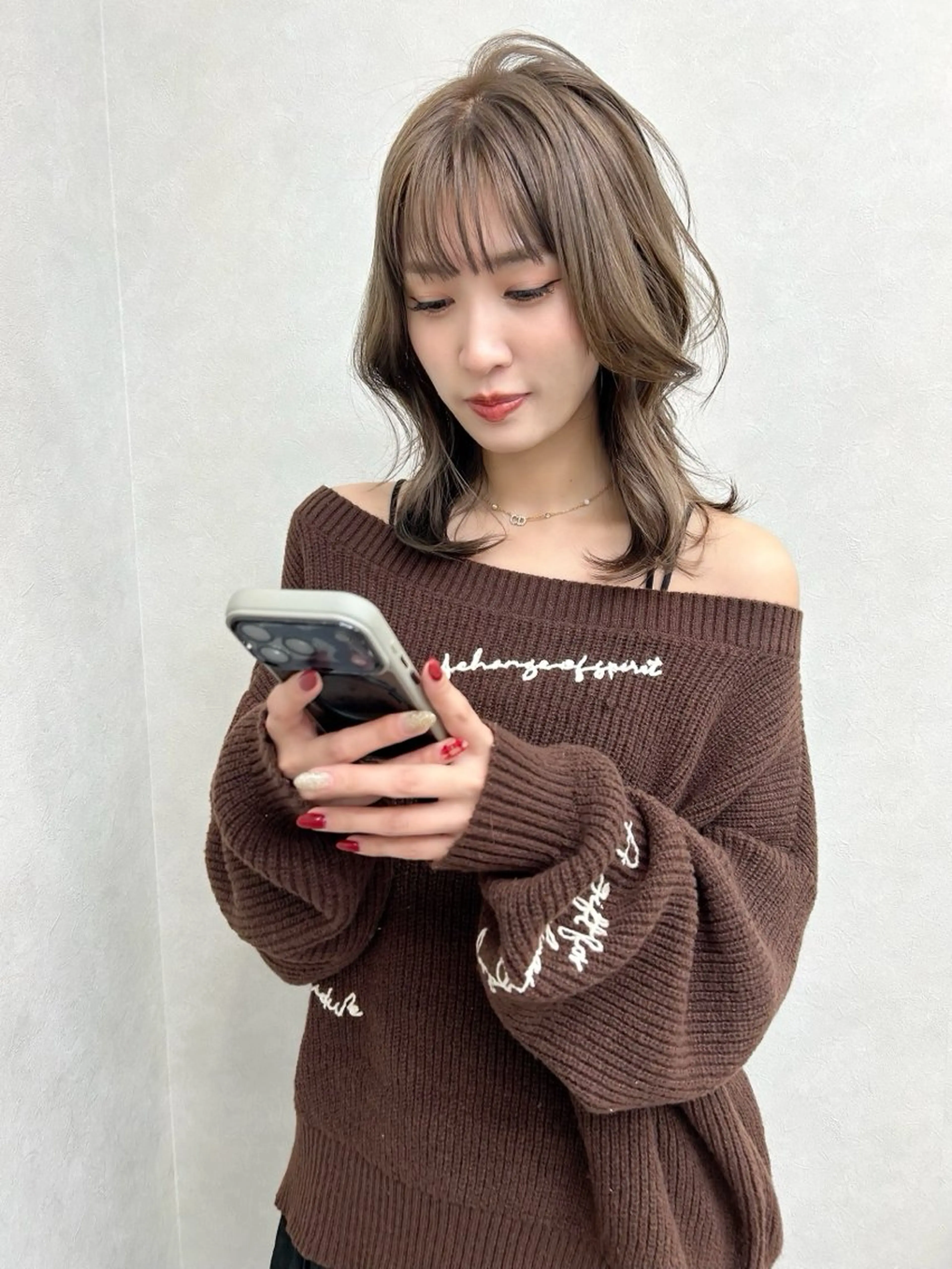 ミディアム カラー グレージュ シアーグレージュ カット ヘアカラー ナカジマ ナナのヘアスタイル