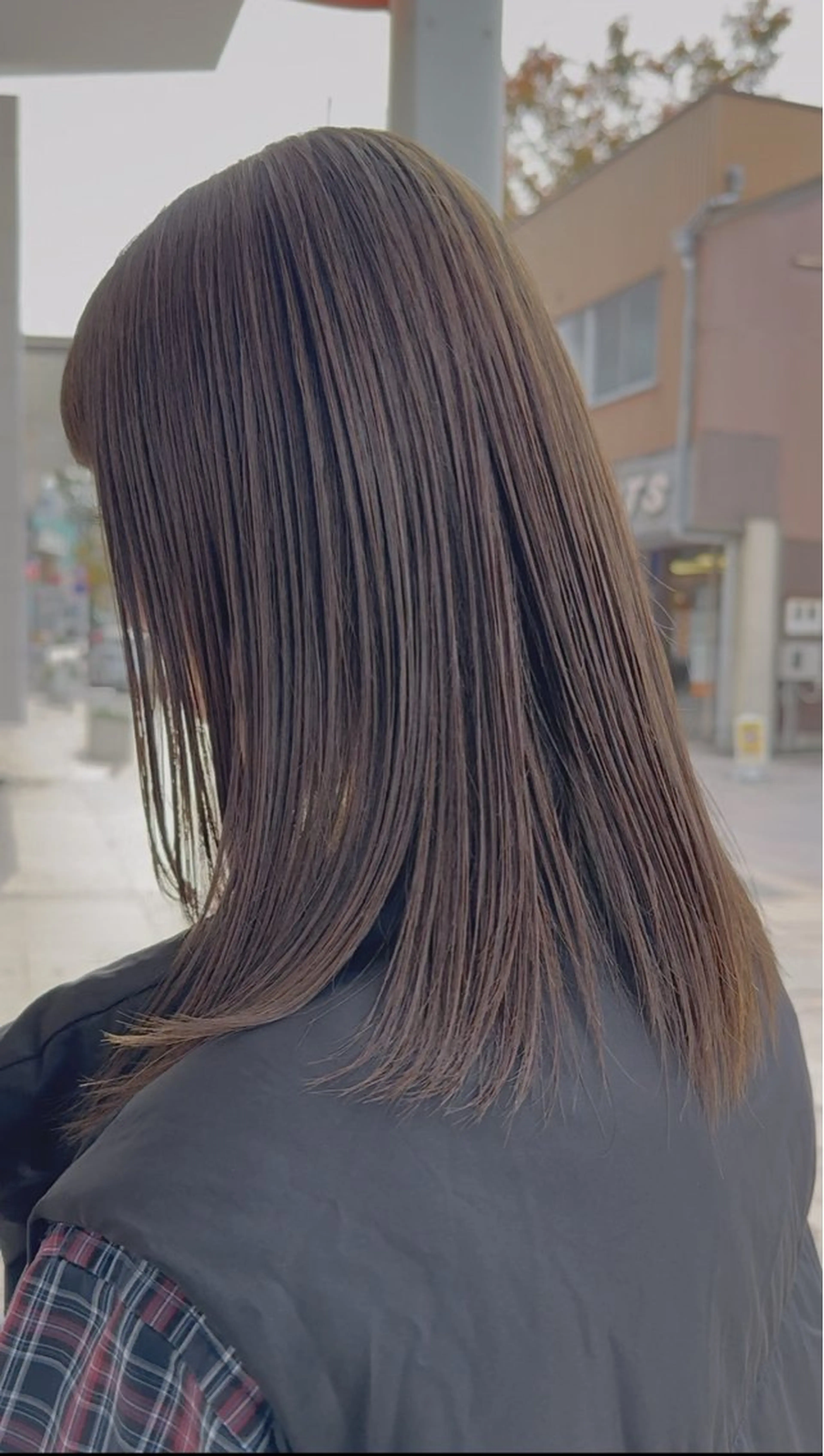 ミディアム カラー カット ヘアカラー ナチュラルに目を惹く デザイン/KOHNOのヘアスタイル