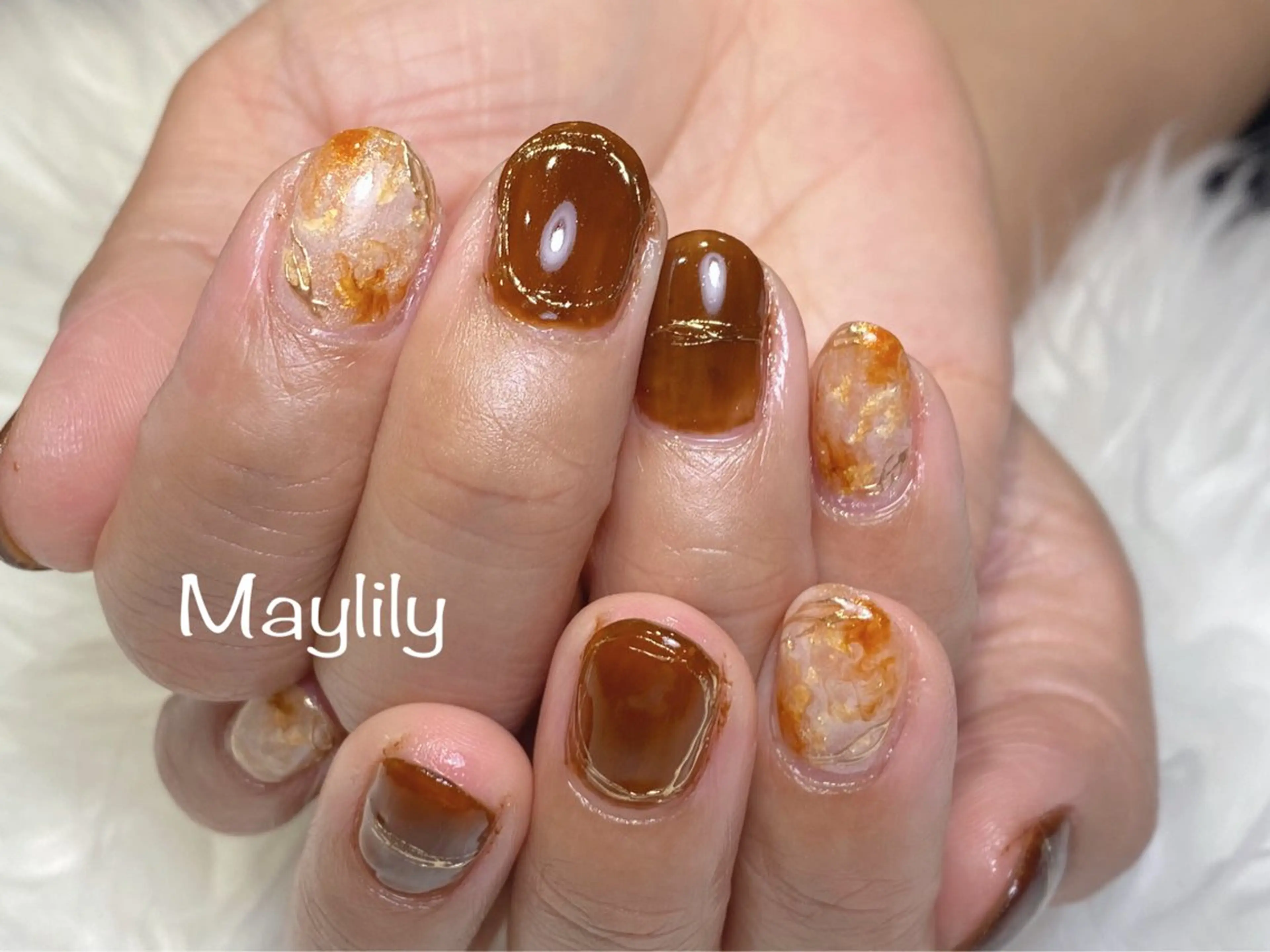 ネイル べっ甲ネイル ミラーネイル ハンドネイル Nail care salon Maylily所属・Nail salon Maylilyのネイルデザイン
