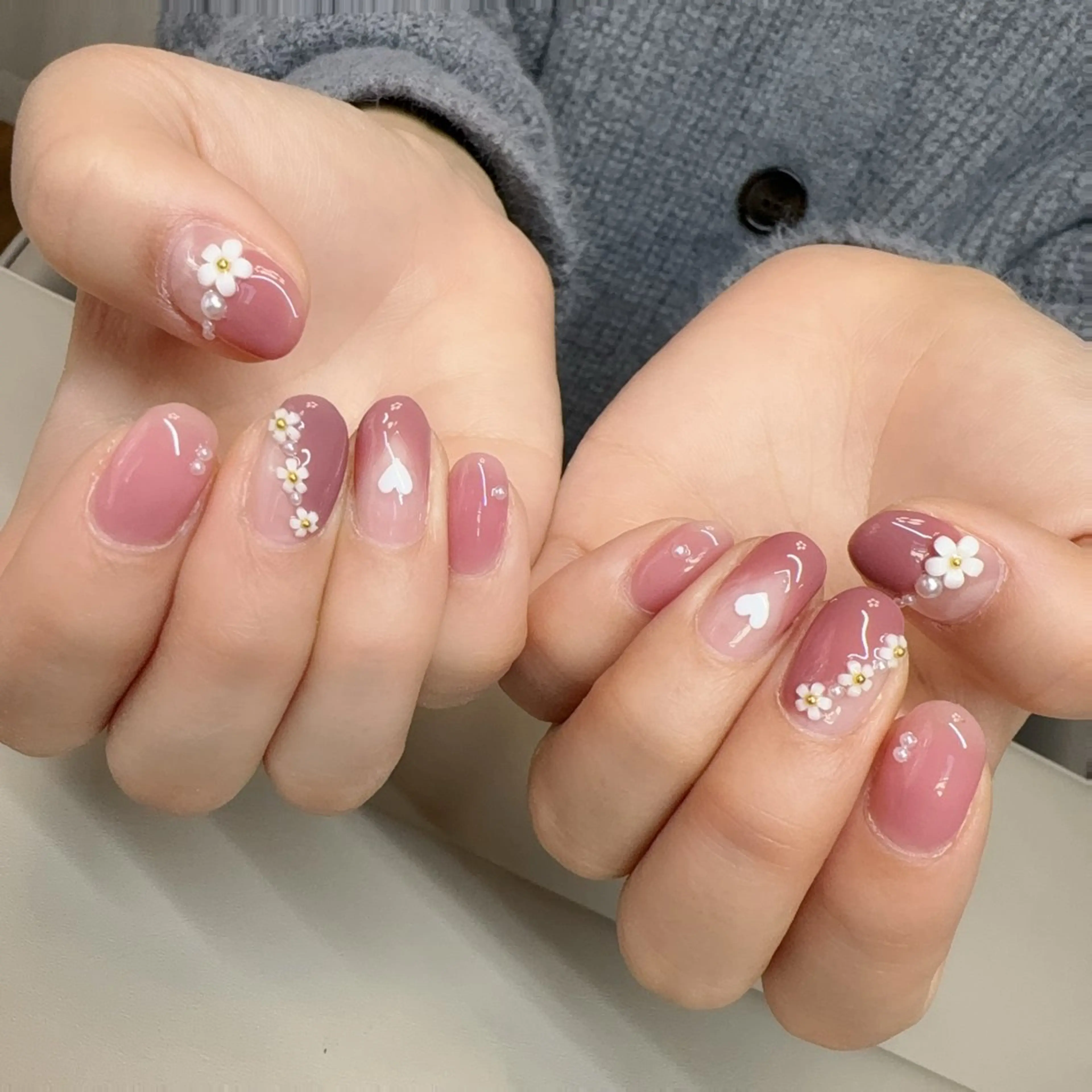 ネイル アートネイル チークネイル 長さ出し フレンチネイル ジェルネイル ハンドネイル Rika  nail cocoのネイルデザイン