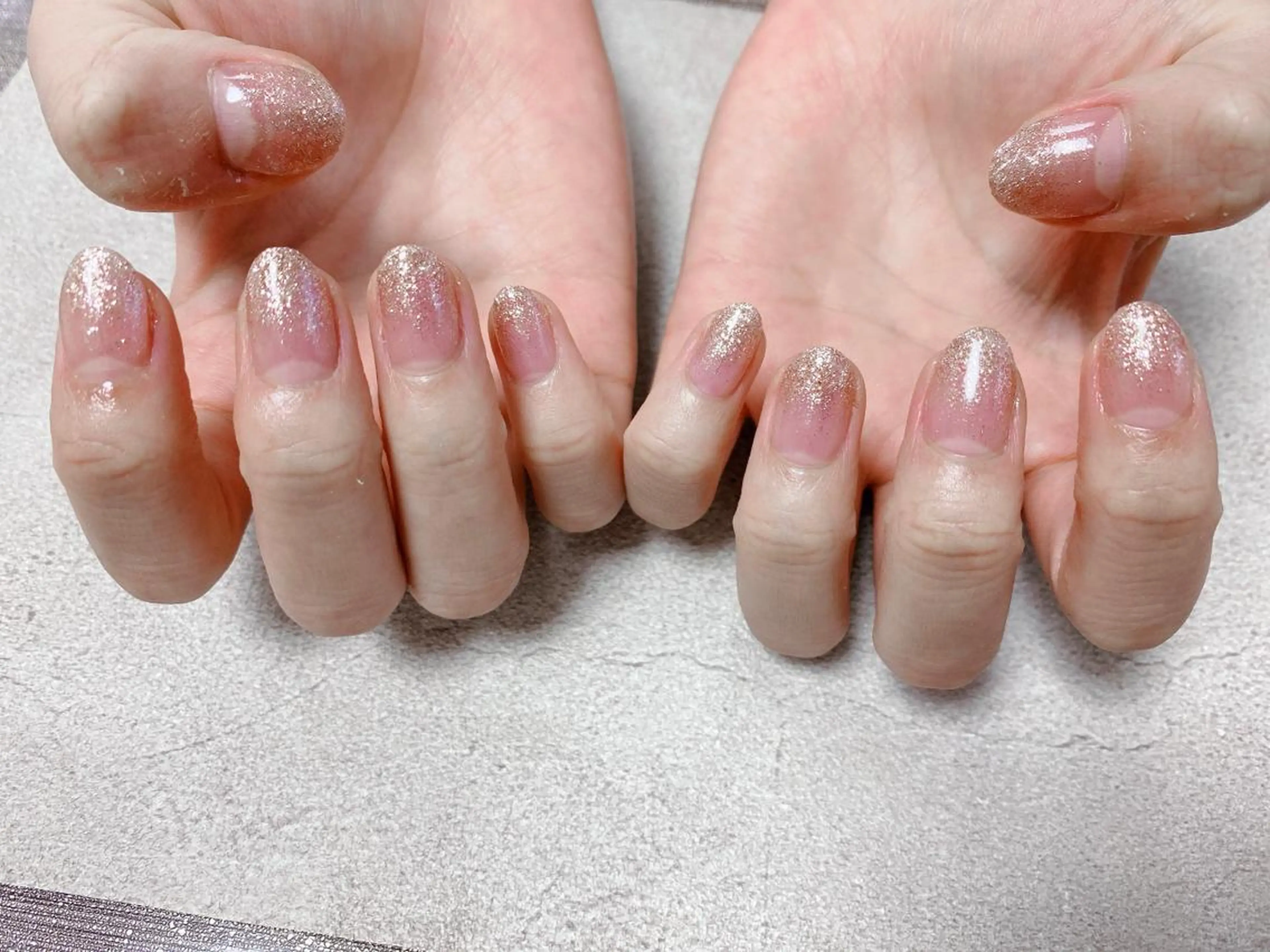 ネイル ラメ(グリッター) ラメグラデーション mogunail &blowのネイルデザイン