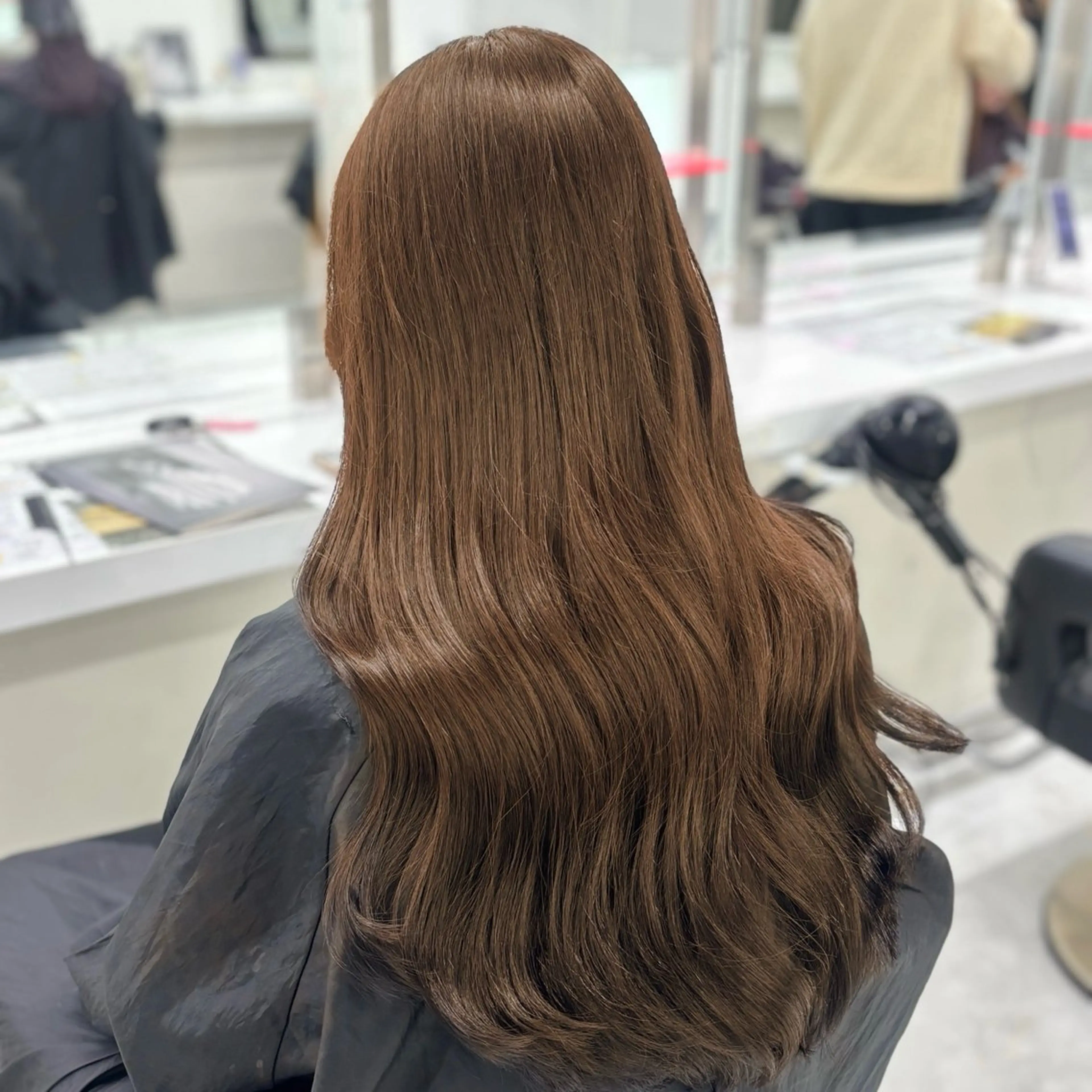 トレンドまろっと透けベージュ🧸🤎ྀི《ブリーチなしwカラー+トリートメント+韓国風巻き髪仕上げ》の写真