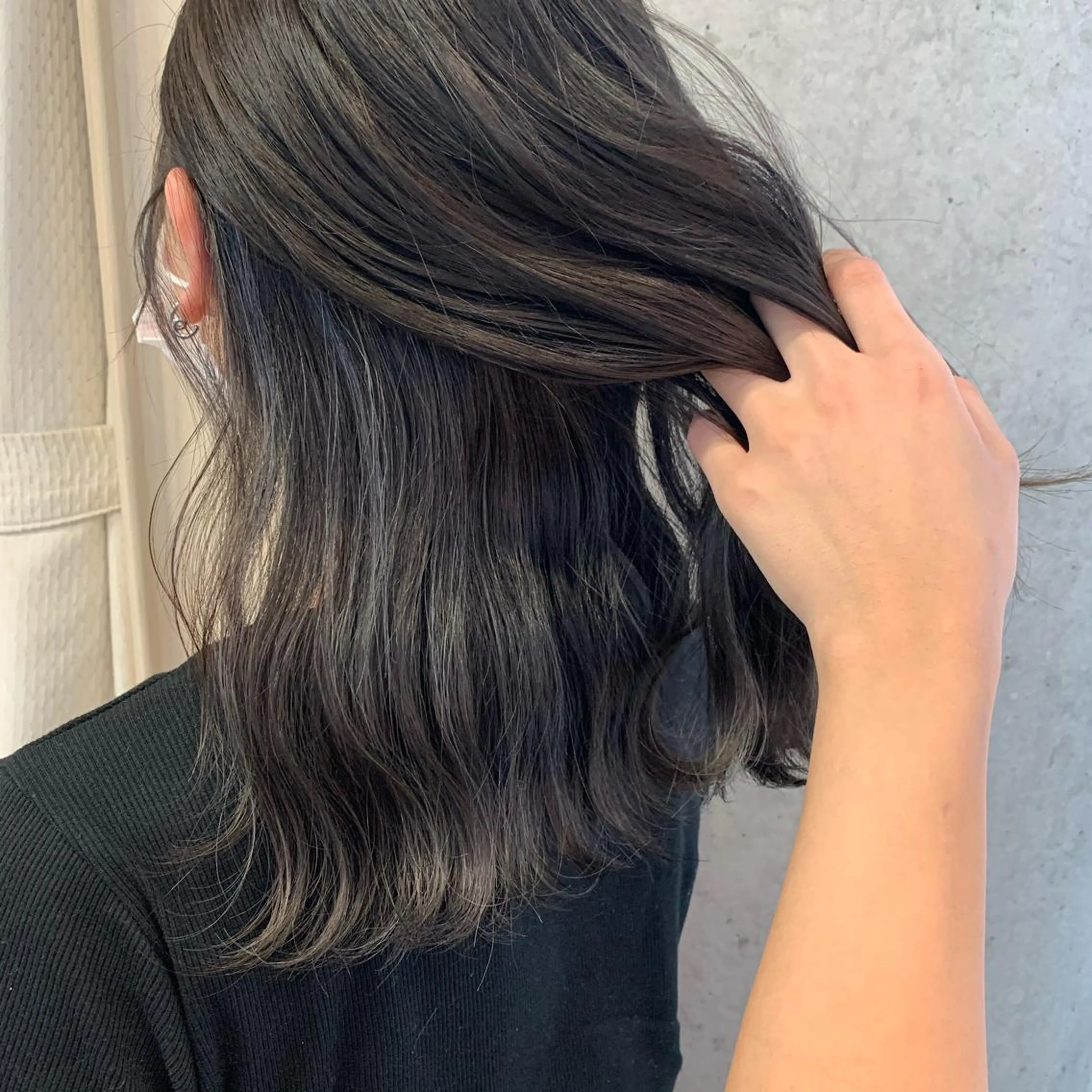 セミロング カラー サソウ ユリエ🥥のヘアスタイル