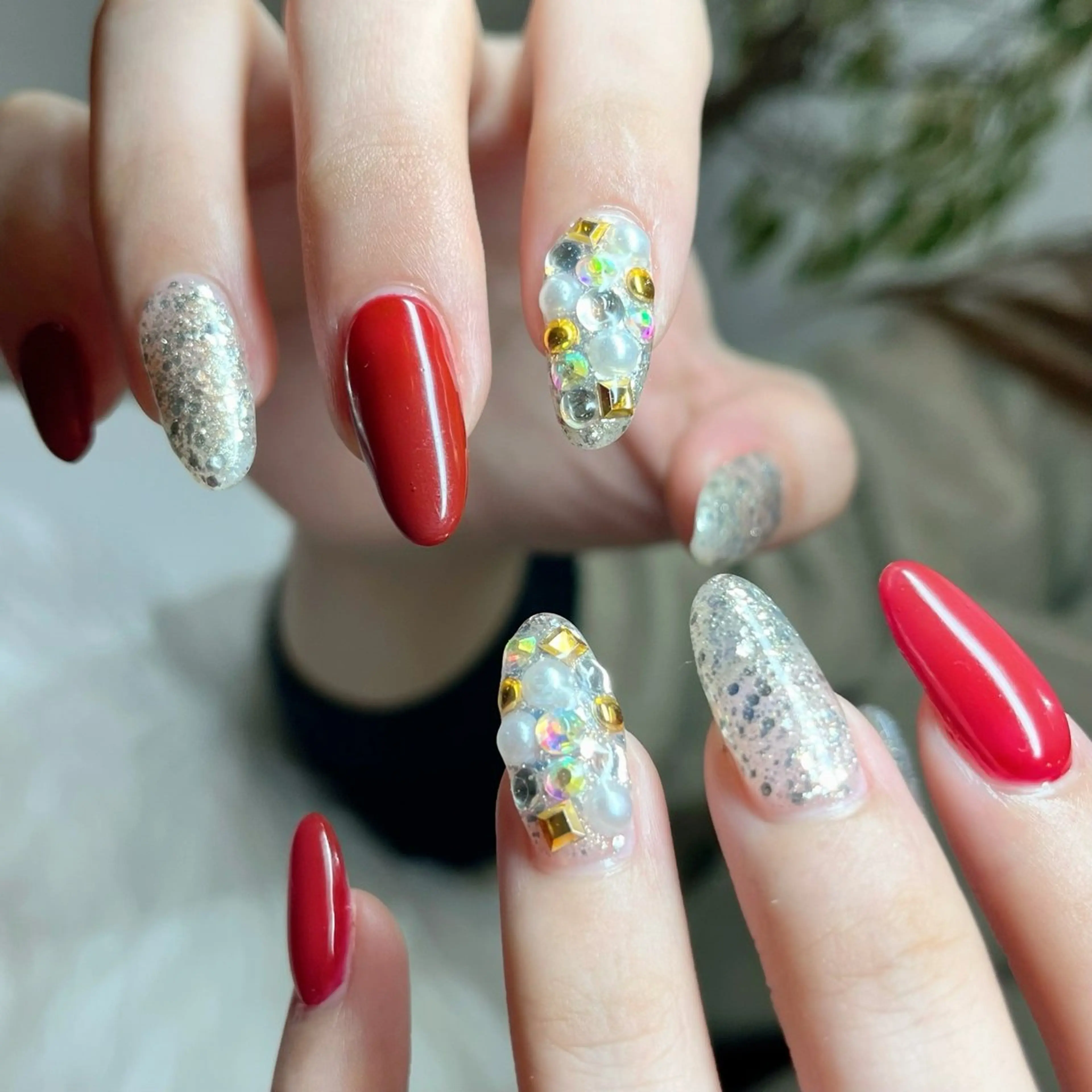 【ストーン埋めつくしネイル/オフなし】定番デザイン1番の写真