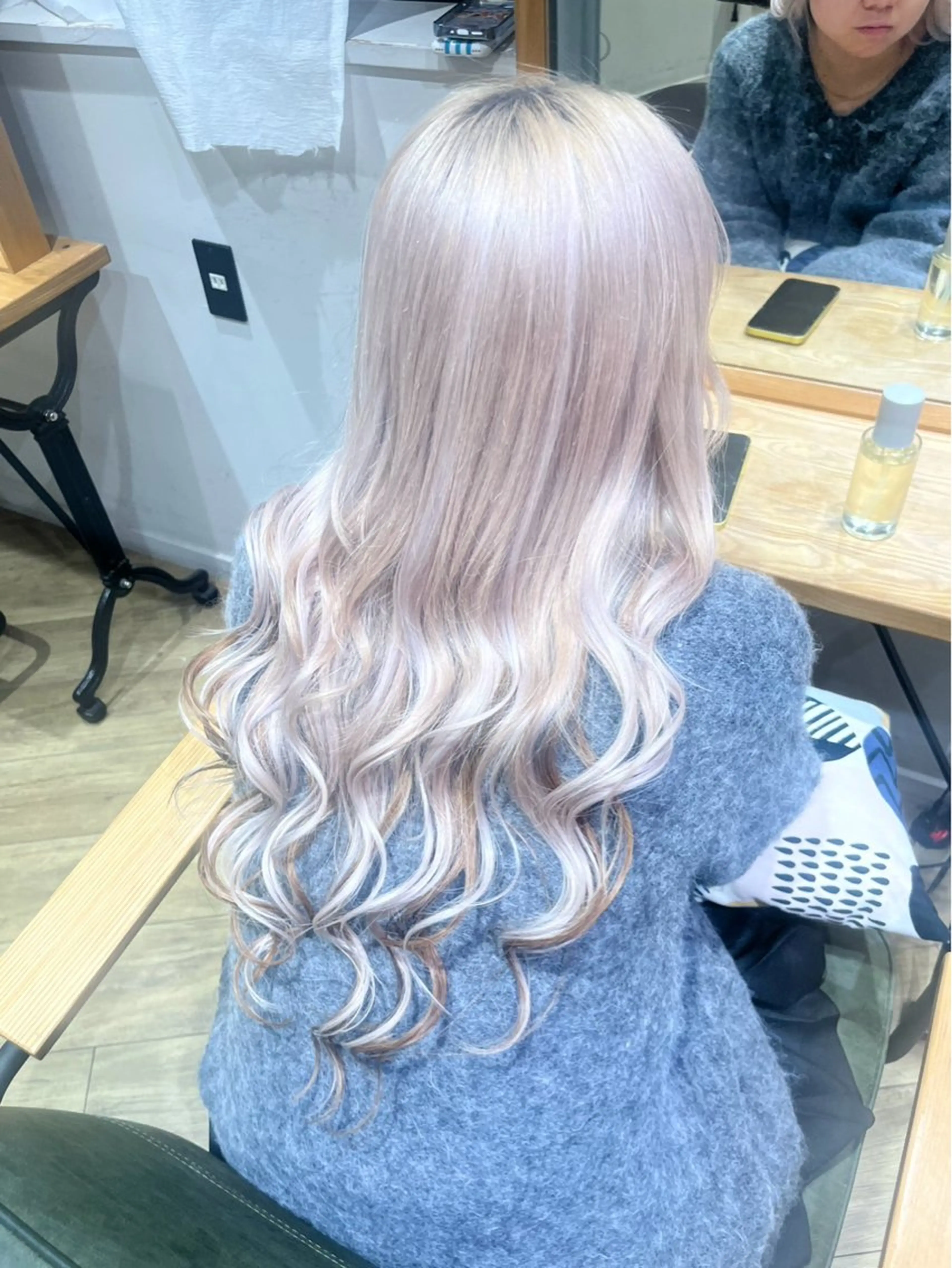 カラー ヘアカラー 🎨ハイトーン レイヤーカットやまとのヘアスタイル